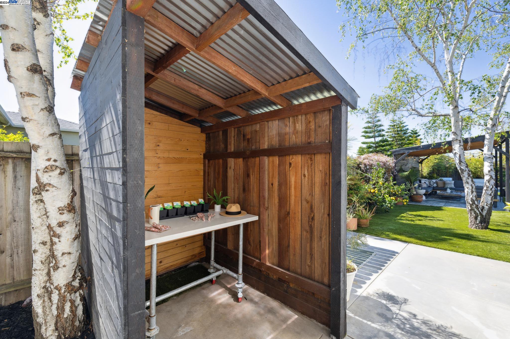 Detail Gallery Image 47 of 58 For 2453 Wilbur St, Oakland,  CA 94602 - 4 Beds | 2 Baths