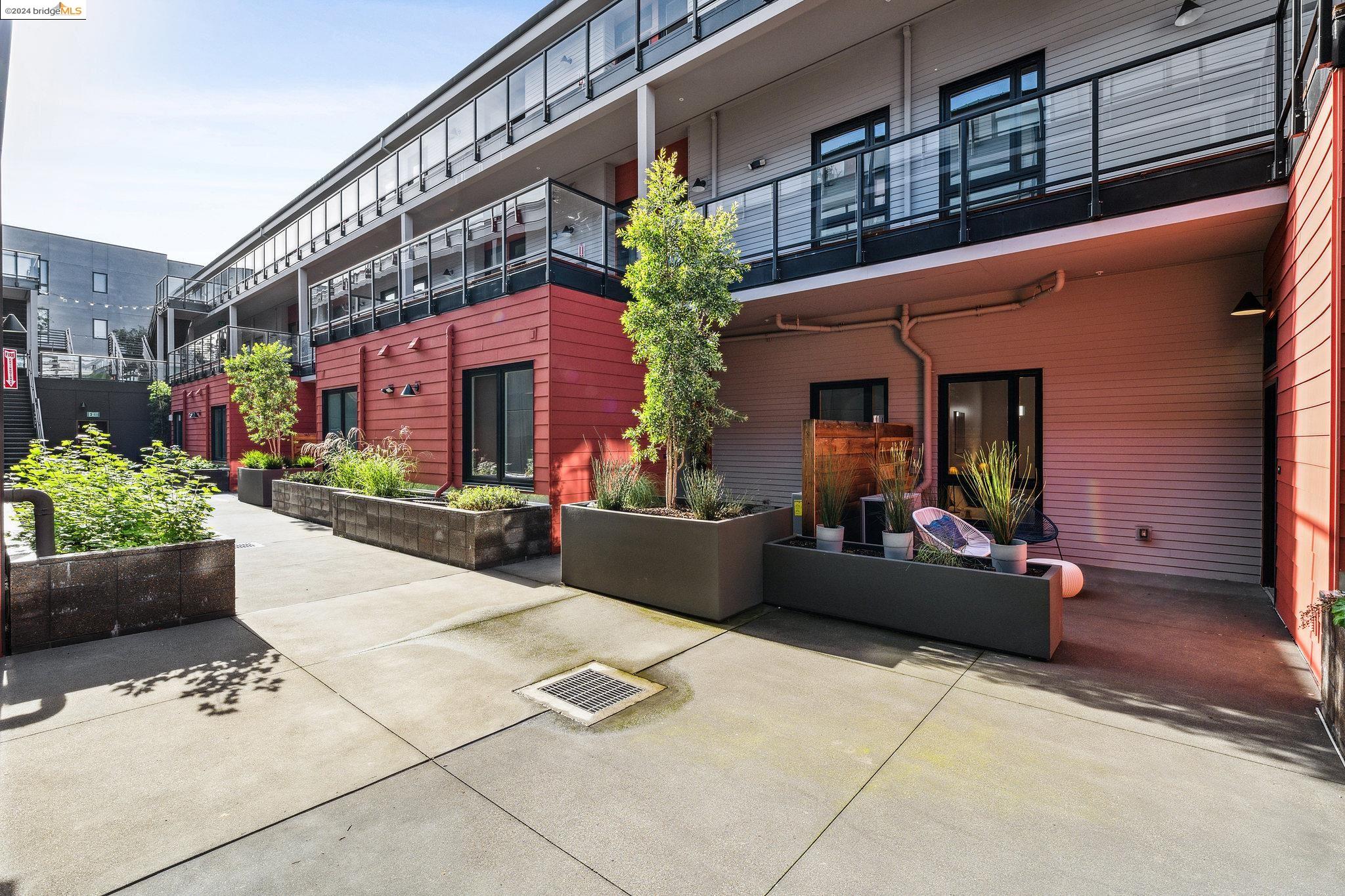 Detail Gallery Image 31 of 32 For 1545 32nd St. #107,  Oakland,  CA 94608 - 2 Beds | 2 Baths
