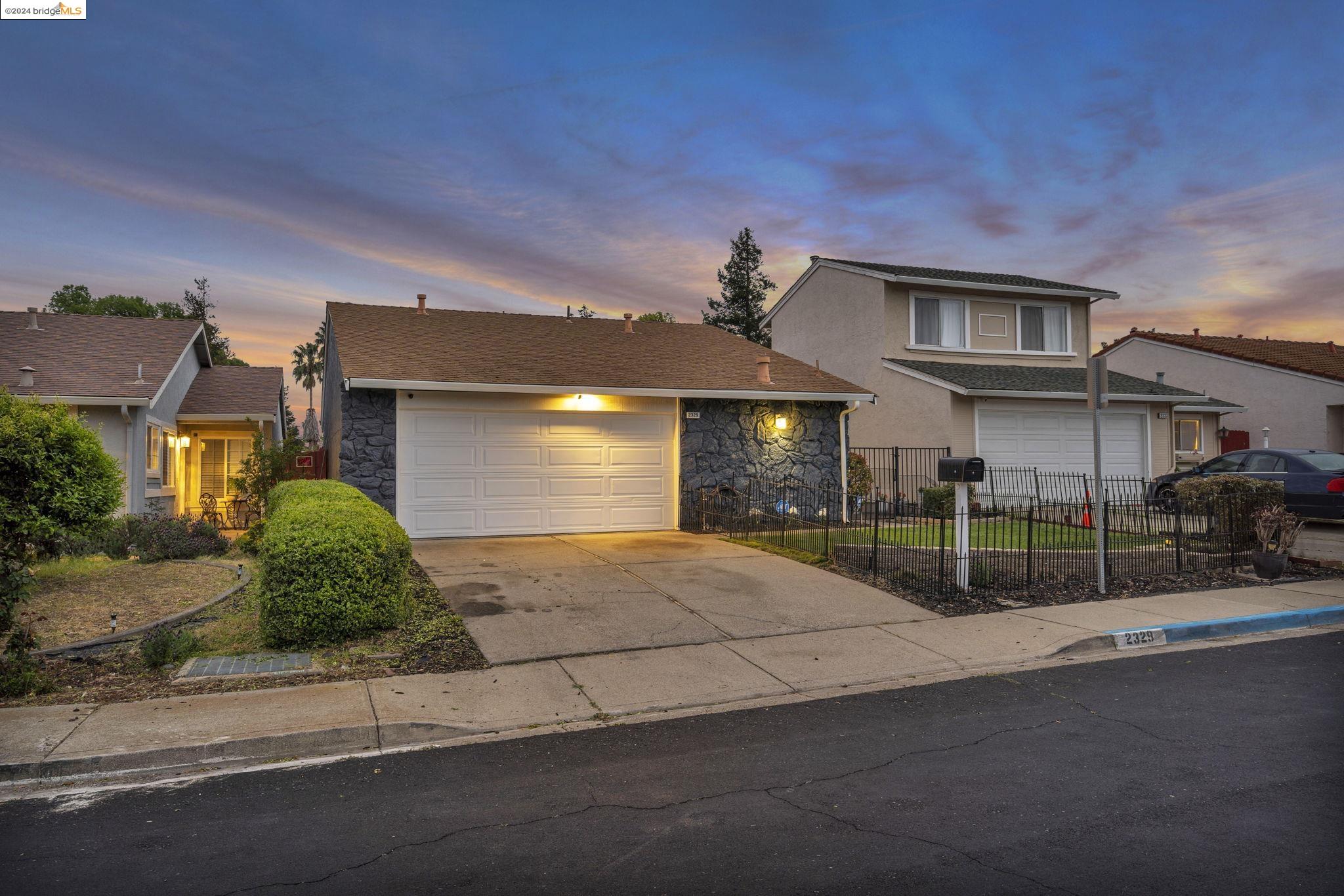 Detail Gallery Image 1 of 38 For 2329 Cypress St, Antioch,  CA 94509 - 3 Beds | 2 Baths