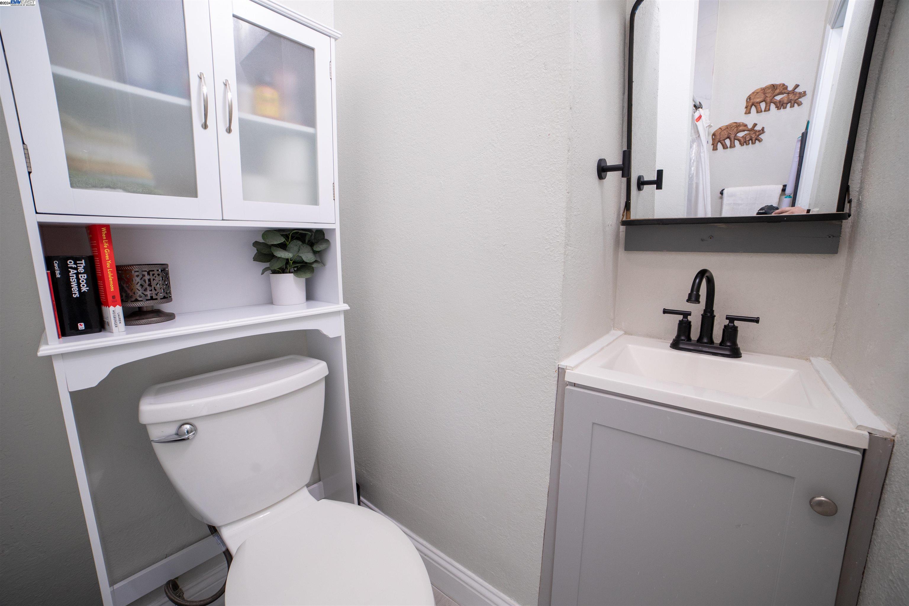 Detail Gallery Image 17 of 30 For 2321 88th Ave, Oakland,  CA 94605 - 2 Beds | 2 Baths
