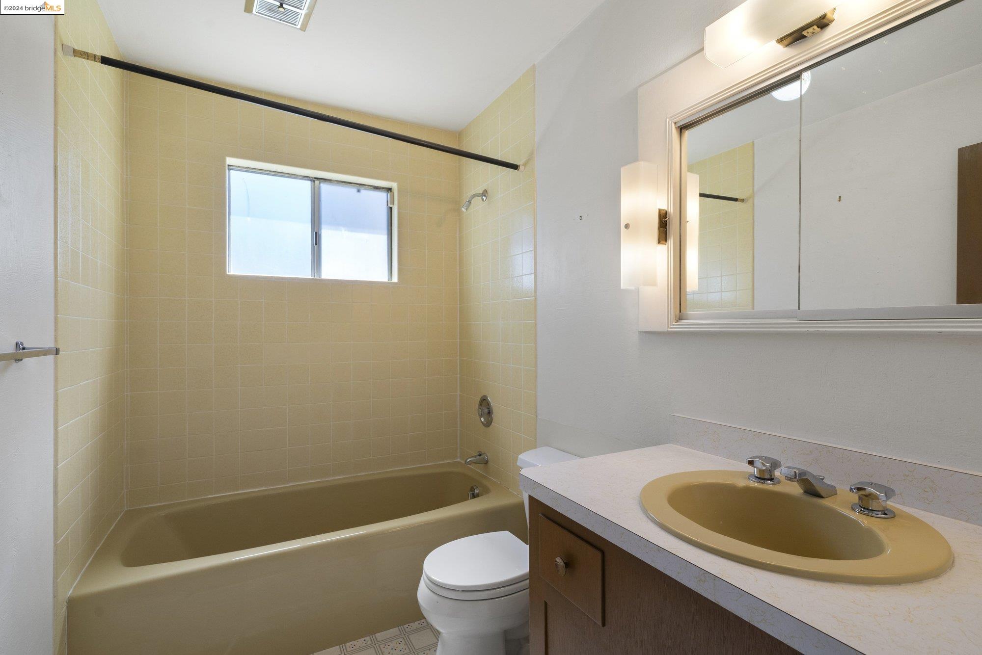 Detail Gallery Image 23 of 40 For 4012 Whittle Ave, Oakland,  CA 94602 - 3 Beds | 2 Baths