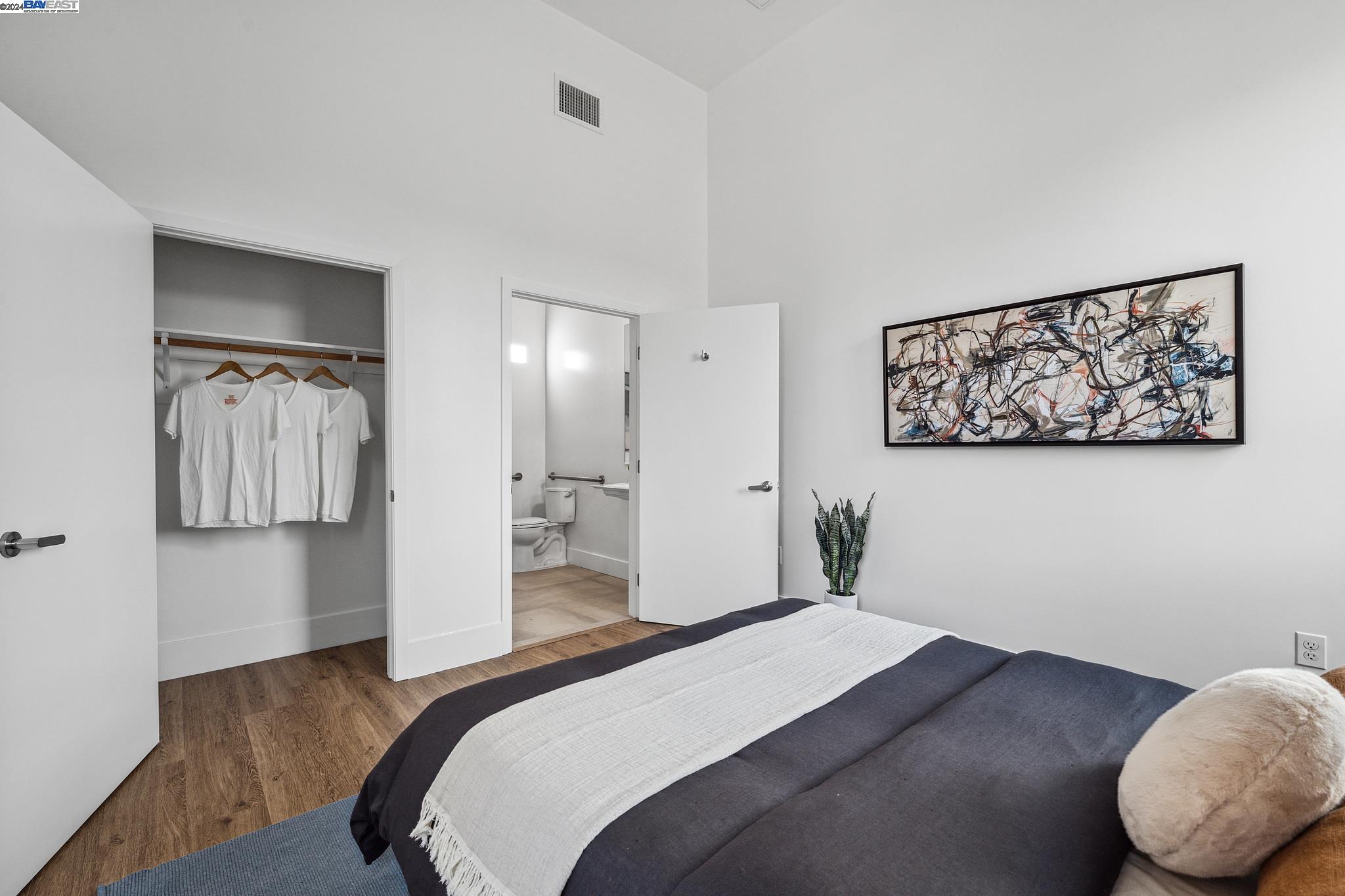Detail Gallery Image 16 of 29 For 1545 32nd St. #214,  Oakland,  CA 94608 - 2 Beds | 2 Baths