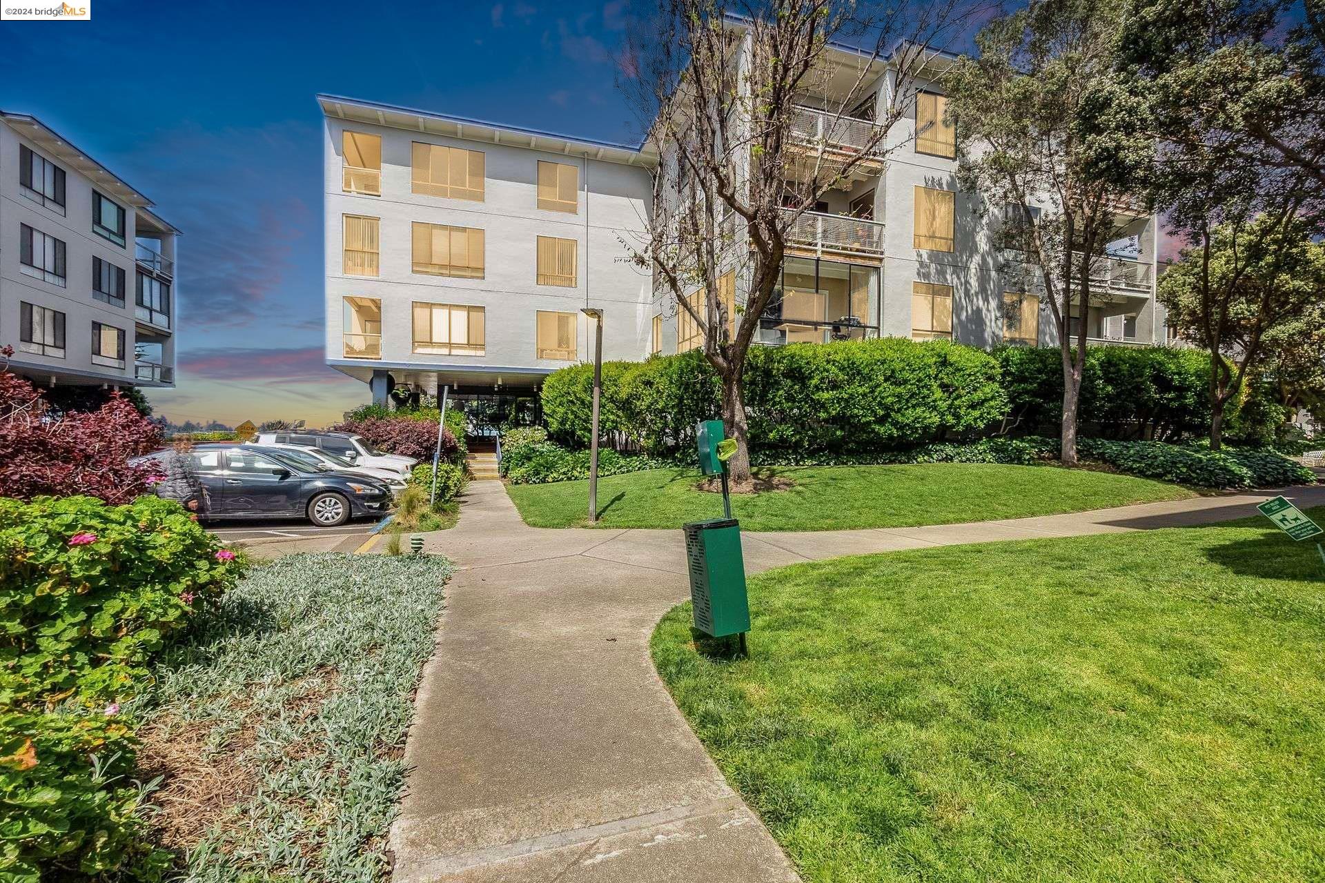 Detail Gallery Image 21 of 26 For 3 Admiral Dr #F370,  Emeryville,  CA 94608 - 1 Beds | 1 Baths