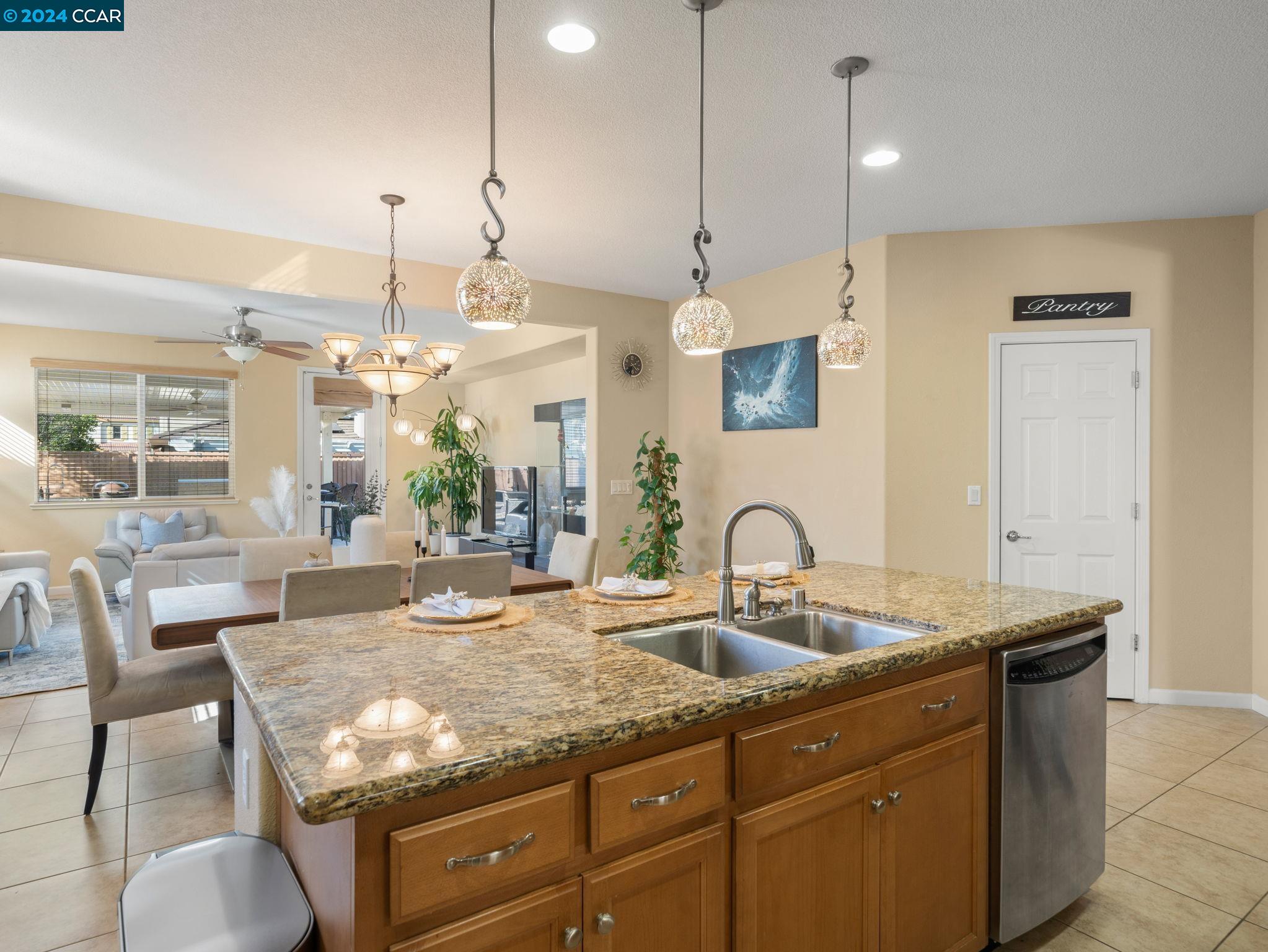 Detail Gallery Image 5 of 37 For 35 Solstice Ct, Oakley,  CA 94561 - 4 Beds | 3 Baths