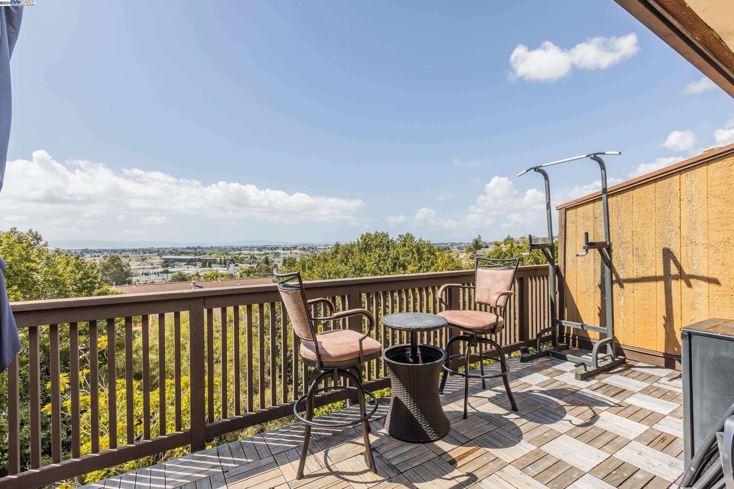Detail Gallery Image 12 of 22 For 16389 Saratoga St 305e,  San Leandro,  CA 94578 - 2 Beds | 1/1 Baths