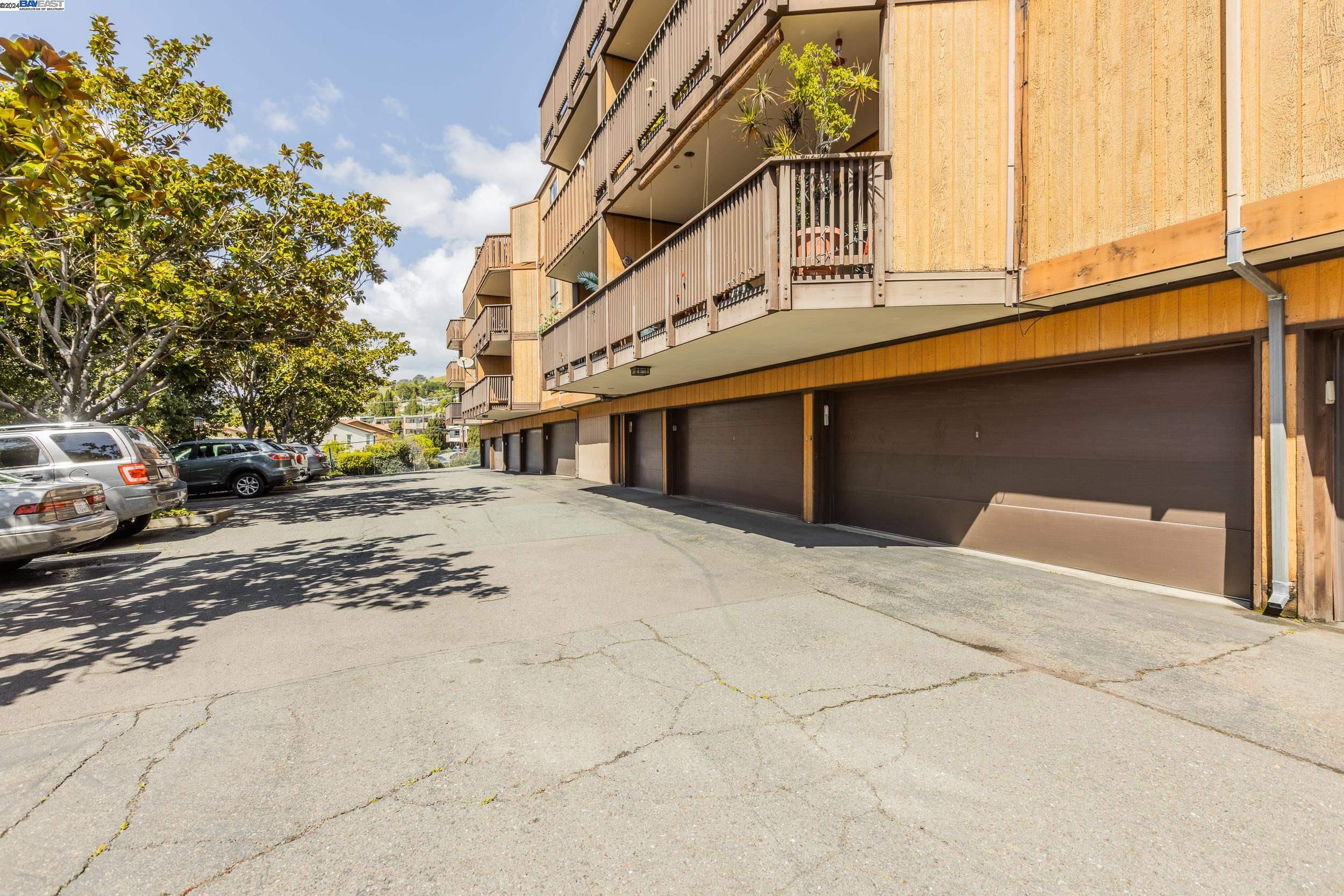 Detail Gallery Image 15 of 22 For 16389 Saratoga St 305e,  San Leandro,  CA 94578 - 2 Beds | 1/1 Baths