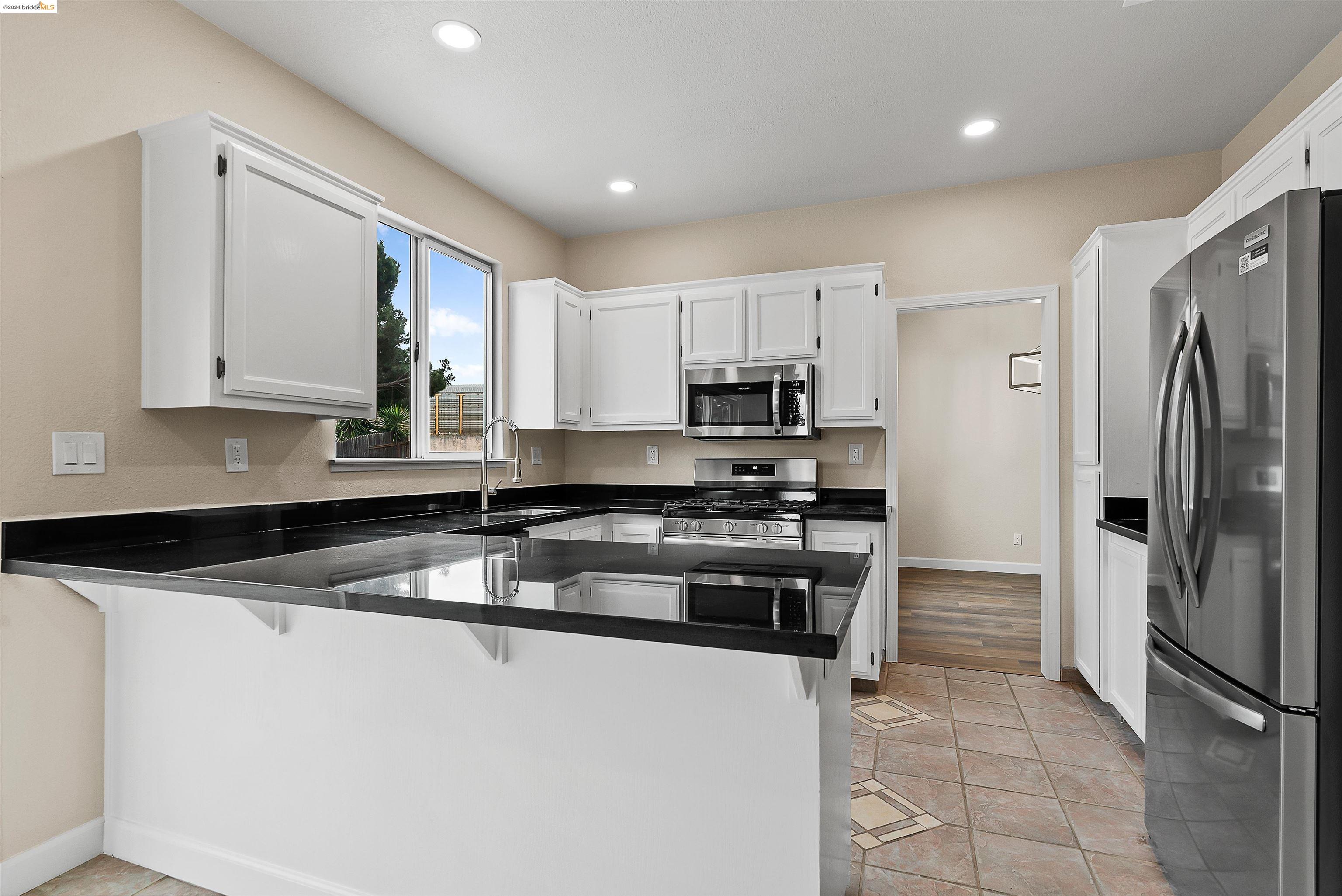 Detail Gallery Image 21 of 52 For 324 Deerpark Way, Oakley,  CA 94561 - 4 Beds | 2/1 Baths