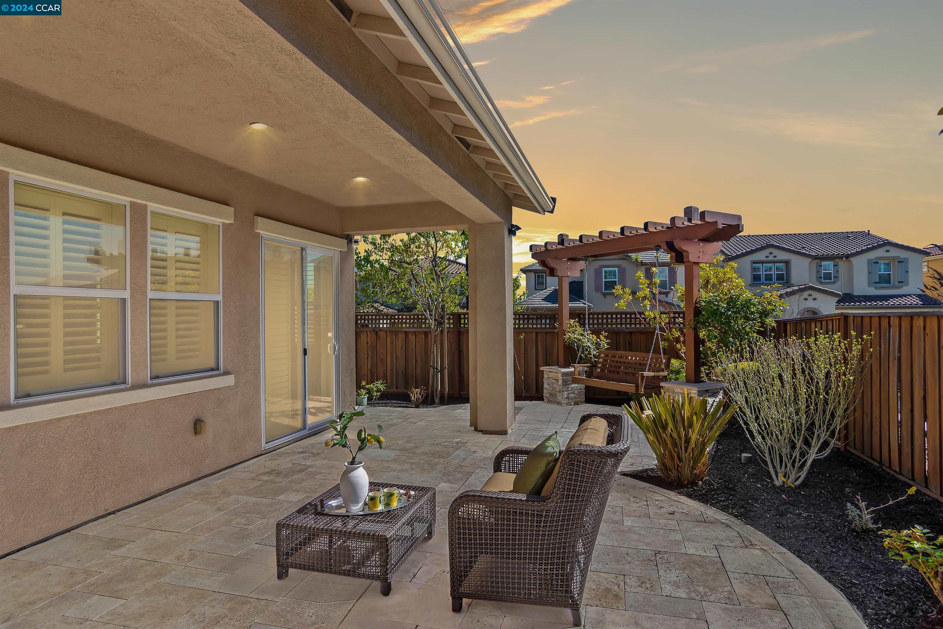 Detail Gallery Image 5 of 60 For 2202 Valentano Dr, Dublin,  CA 94568 - 5 Beds | 4/1 Baths