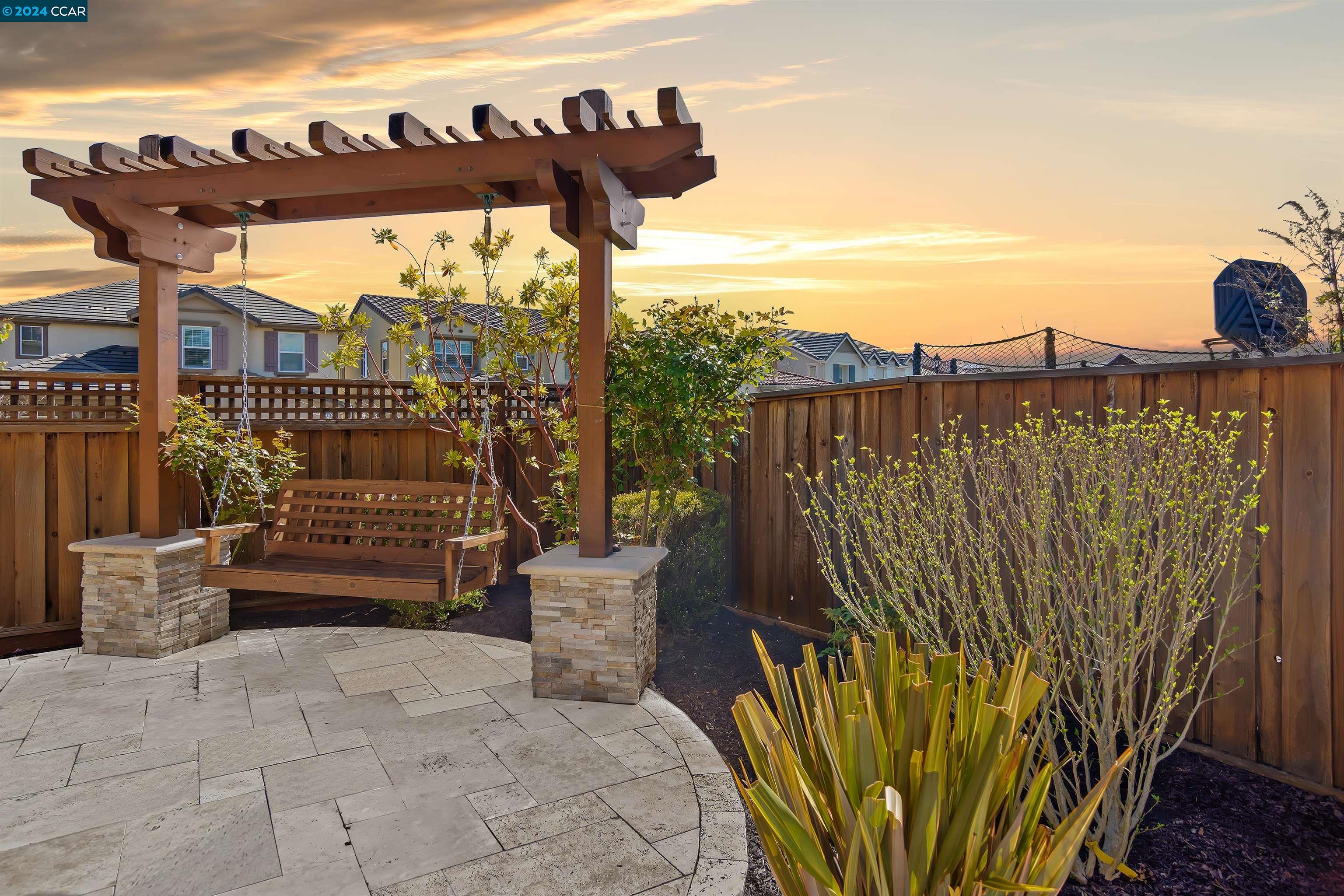 Detail Gallery Image 6 of 60 For 2202 Valentano Dr, Dublin,  CA 94568 - 5 Beds | 4/1 Baths