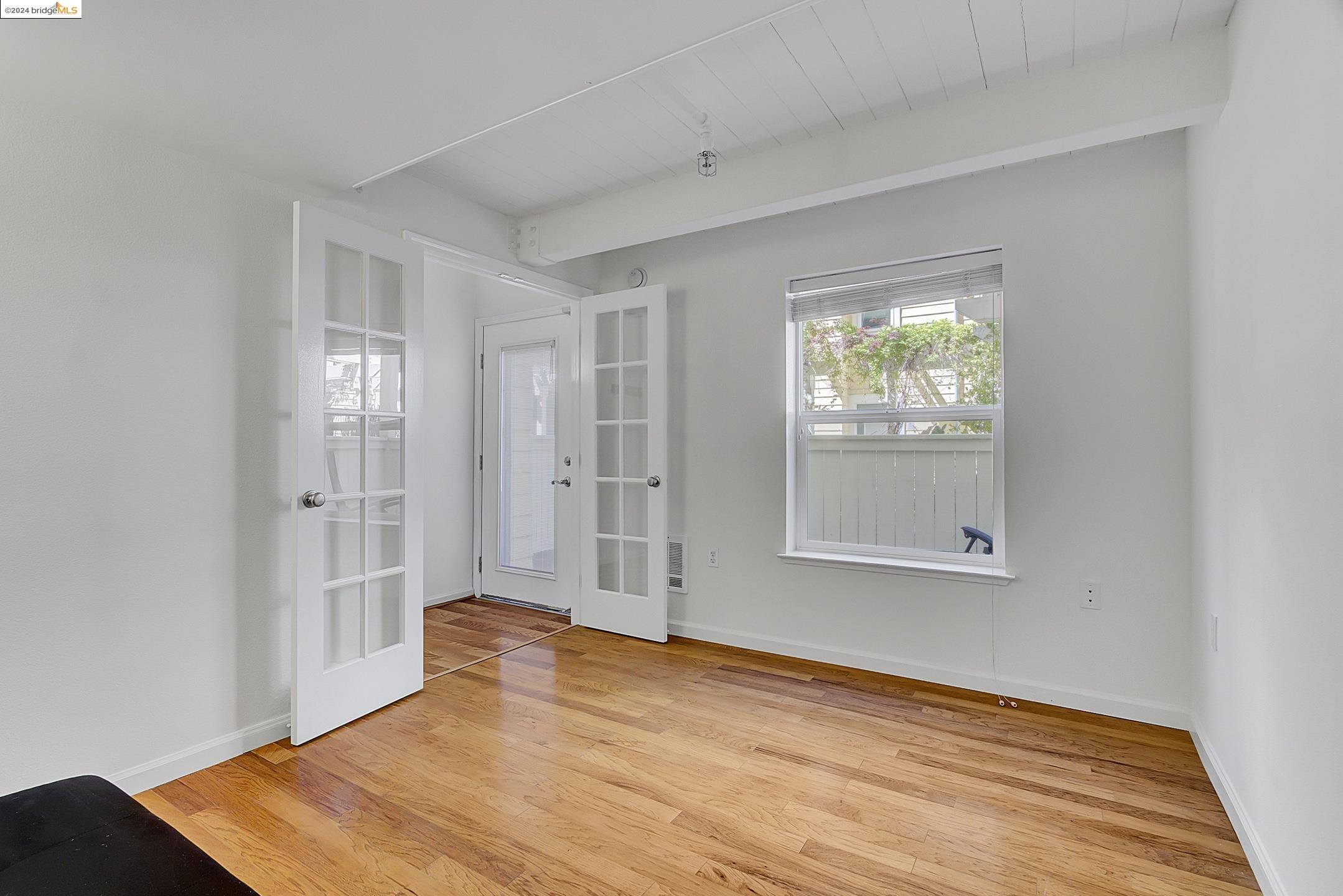 Detail Gallery Image 5 of 26 For 655 12th St #113,  Oakland,  CA 94607 - 2 Beds | 2 Baths