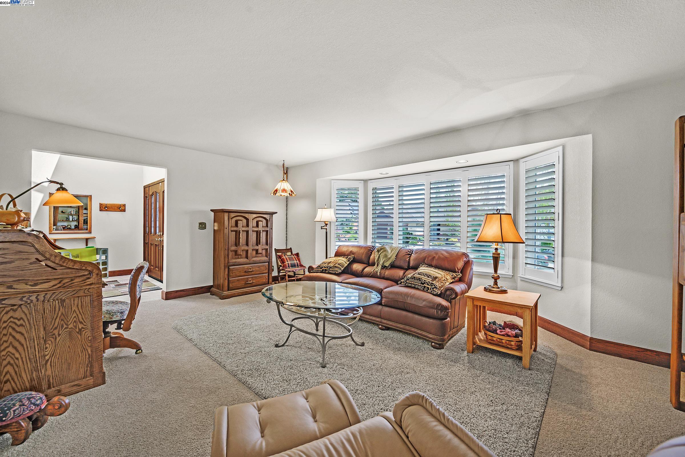 Detail Gallery Image 18 of 43 For 18019 Center St, Castro Valley,  CA 94546 - 3 Beds | 2 Baths