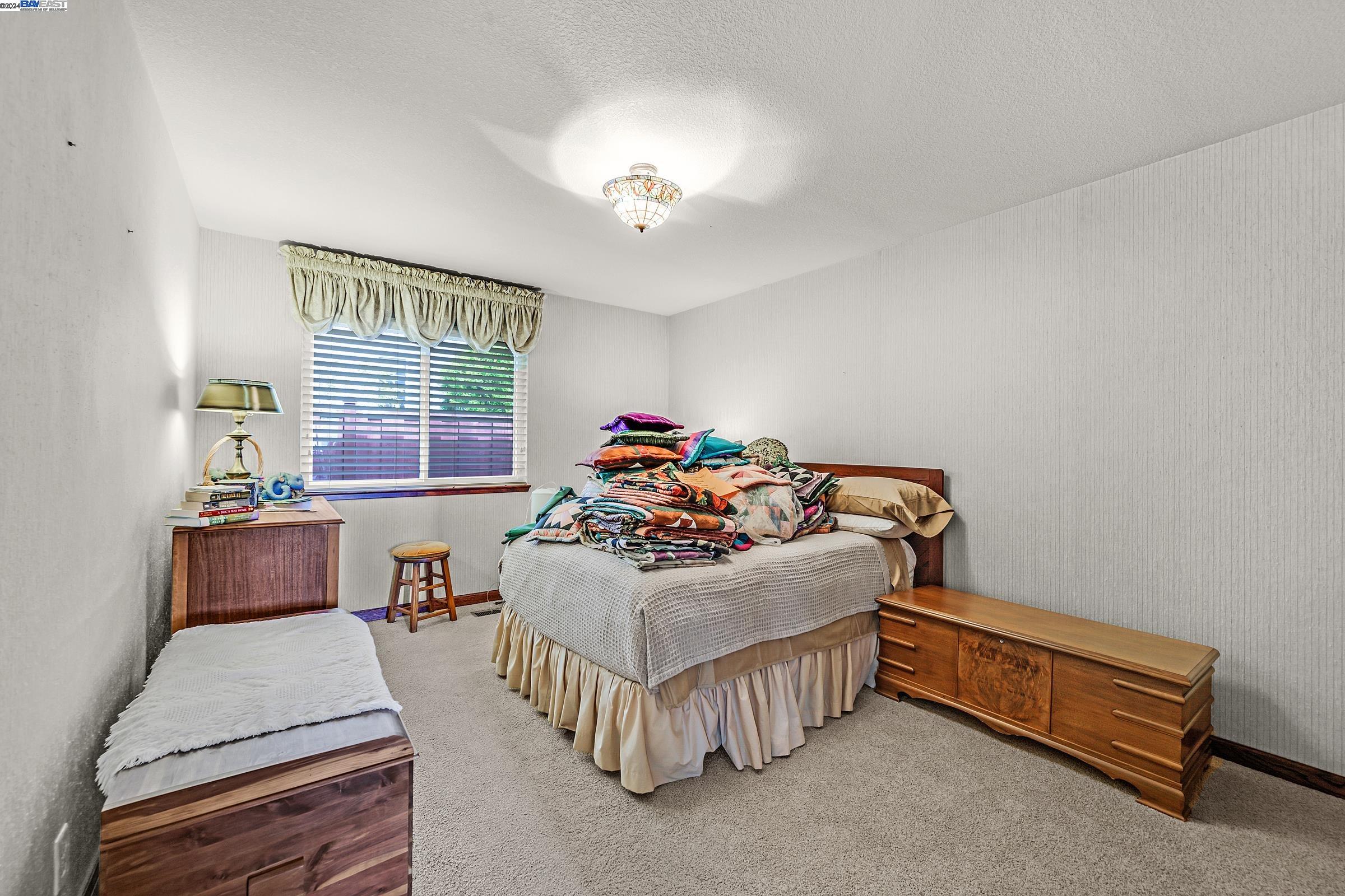 Detail Gallery Image 25 of 43 For 18019 Center St, Castro Valley,  CA 94546 - 3 Beds | 2 Baths