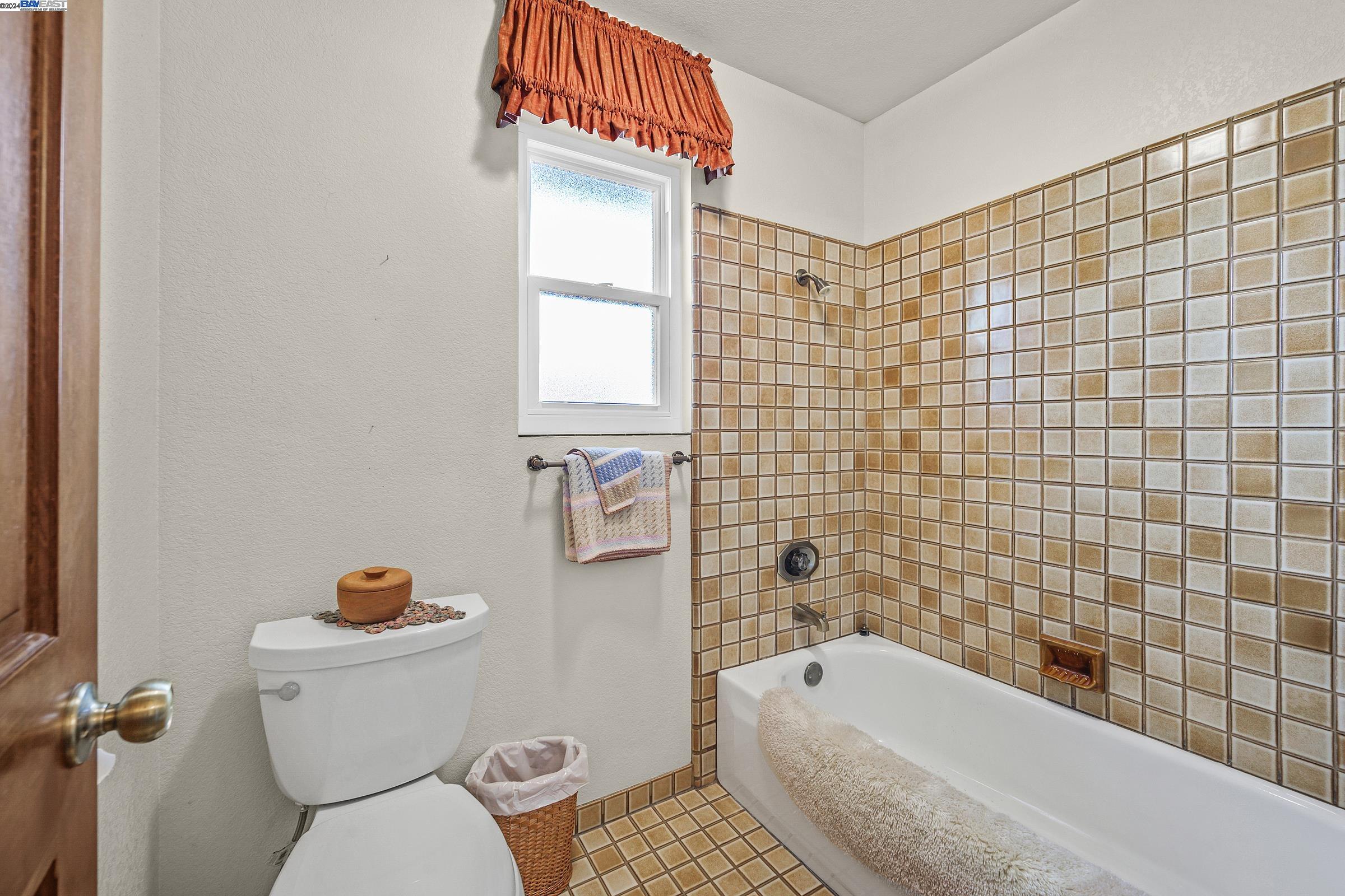 Detail Gallery Image 29 of 43 For 18019 Center St, Castro Valley,  CA 94546 - 3 Beds | 2 Baths