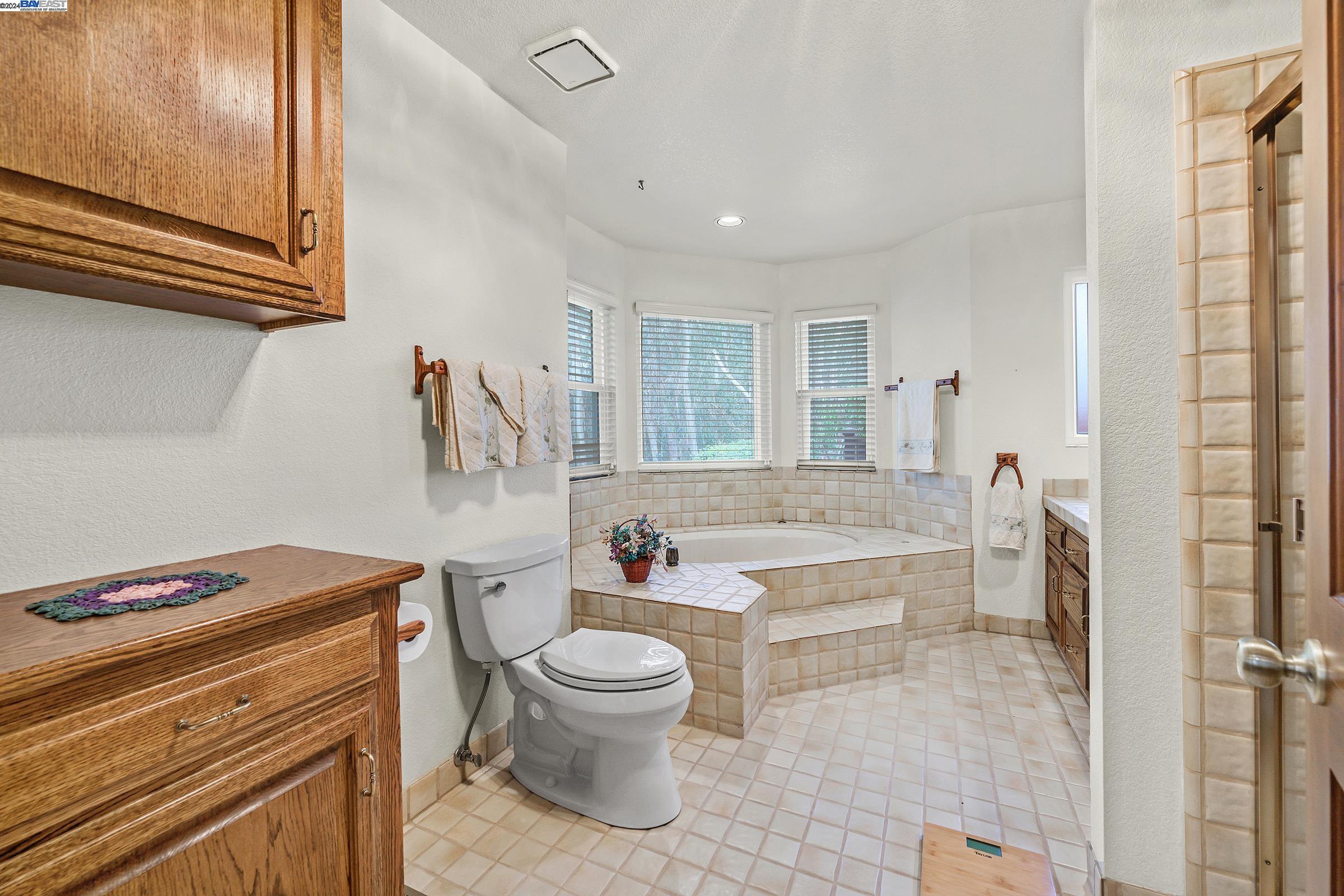 Detail Gallery Image 36 of 43 For 18019 Center St, Castro Valley,  CA 94546 - 3 Beds | 2 Baths