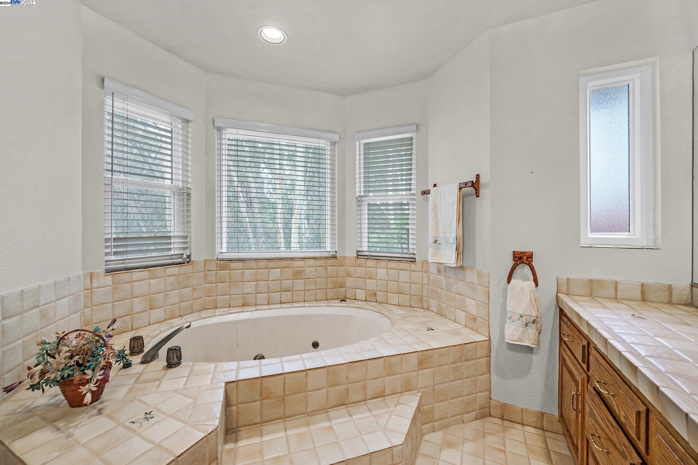 Detail Gallery Image 37 of 43 For 18019 Center St, Castro Valley,  CA 94546 - 3 Beds | 2 Baths
