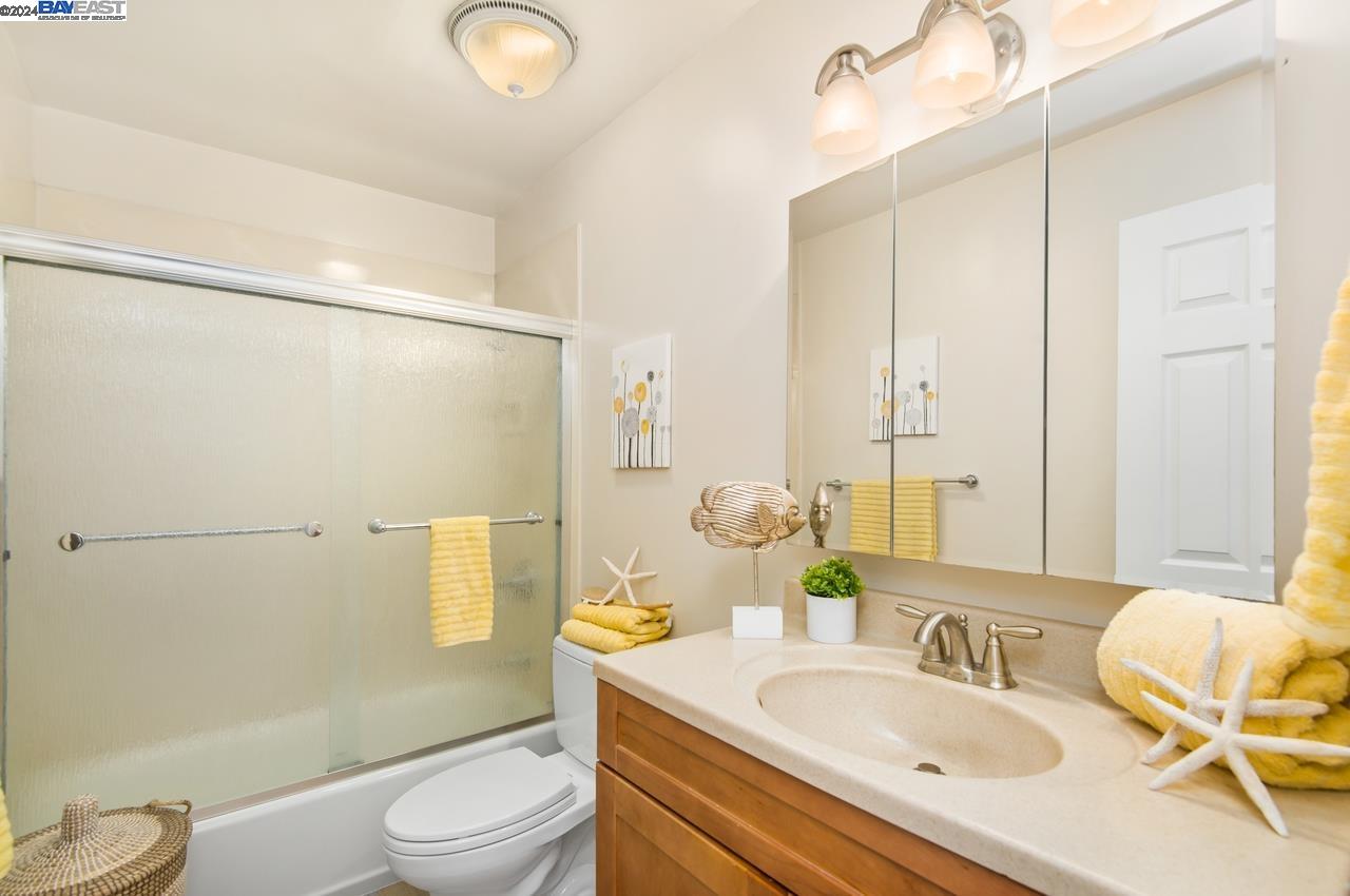 Detail Gallery Image 15 of 25 For 829 Division St #C,  Pleasanton,  CA 94566 - 1 Beds | 1 Baths