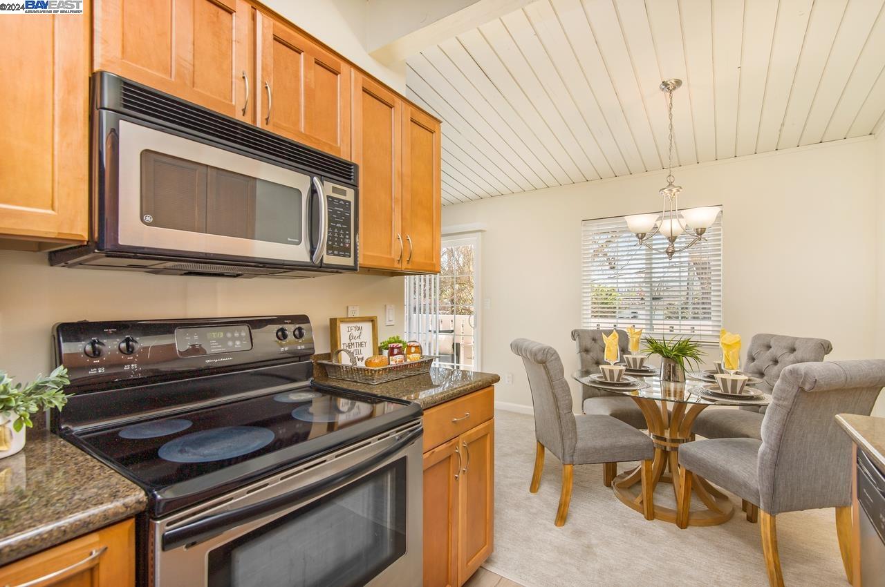 Detail Gallery Image 6 of 25 For 829 Division St #C,  Pleasanton,  CA 94566 - 1 Beds | 1 Baths