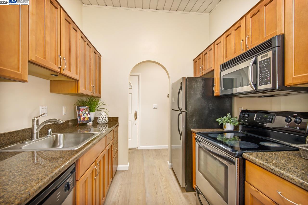Detail Gallery Image 7 of 25 For 829 Division St #C,  Pleasanton,  CA 94566 - 1 Beds | 1 Baths