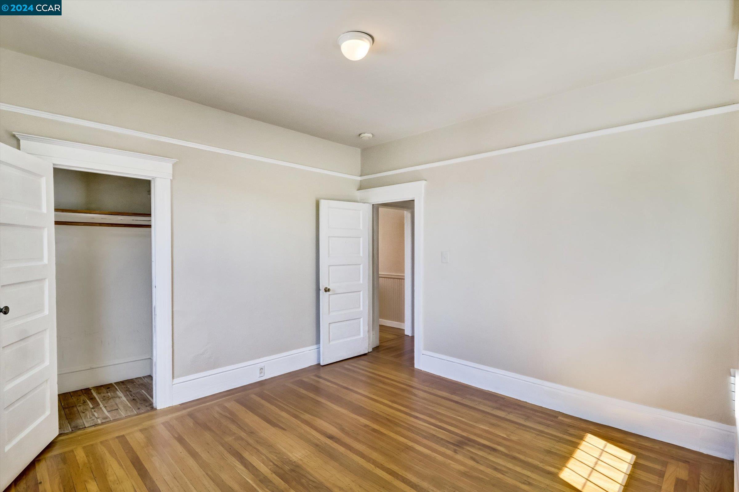 Detail Gallery Image 17 of 37 For 1323 E 27th St, Oakland,  CA 94606 - 3 Beds | 2/1 Baths