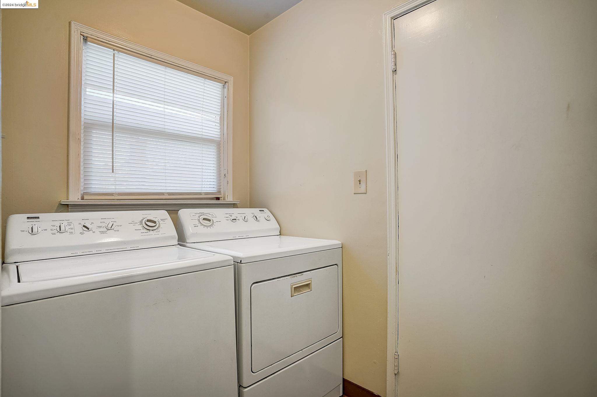 Detail Gallery Image 24 of 46 For 1319 E 25th St, Oakland,  CA 94606 - – Beds | – Baths