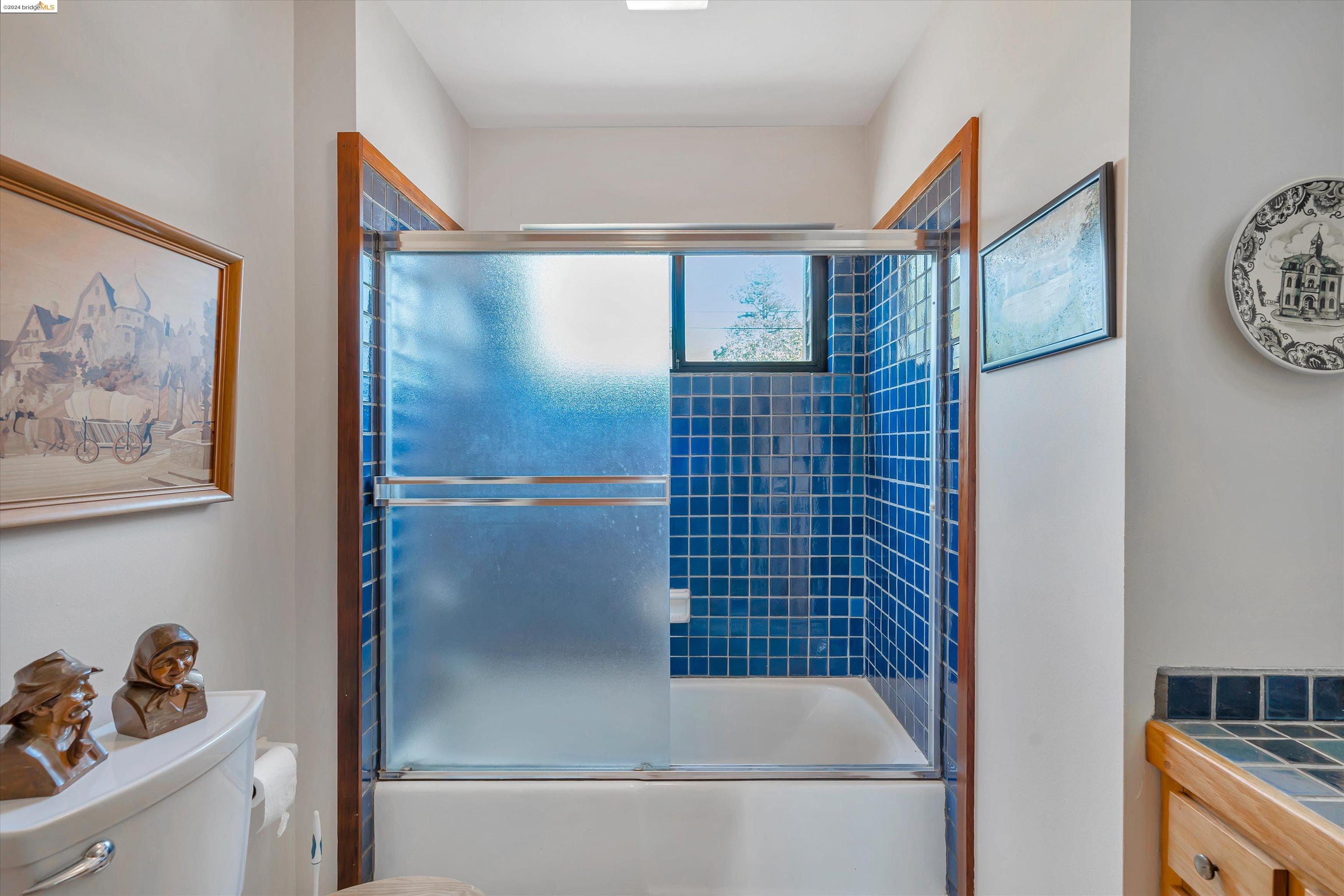 Detail Gallery Image 25 of 30 For 437 Golden Gate Ave, Richmond,  CA 94801 - 2 Beds | 1/1 Baths