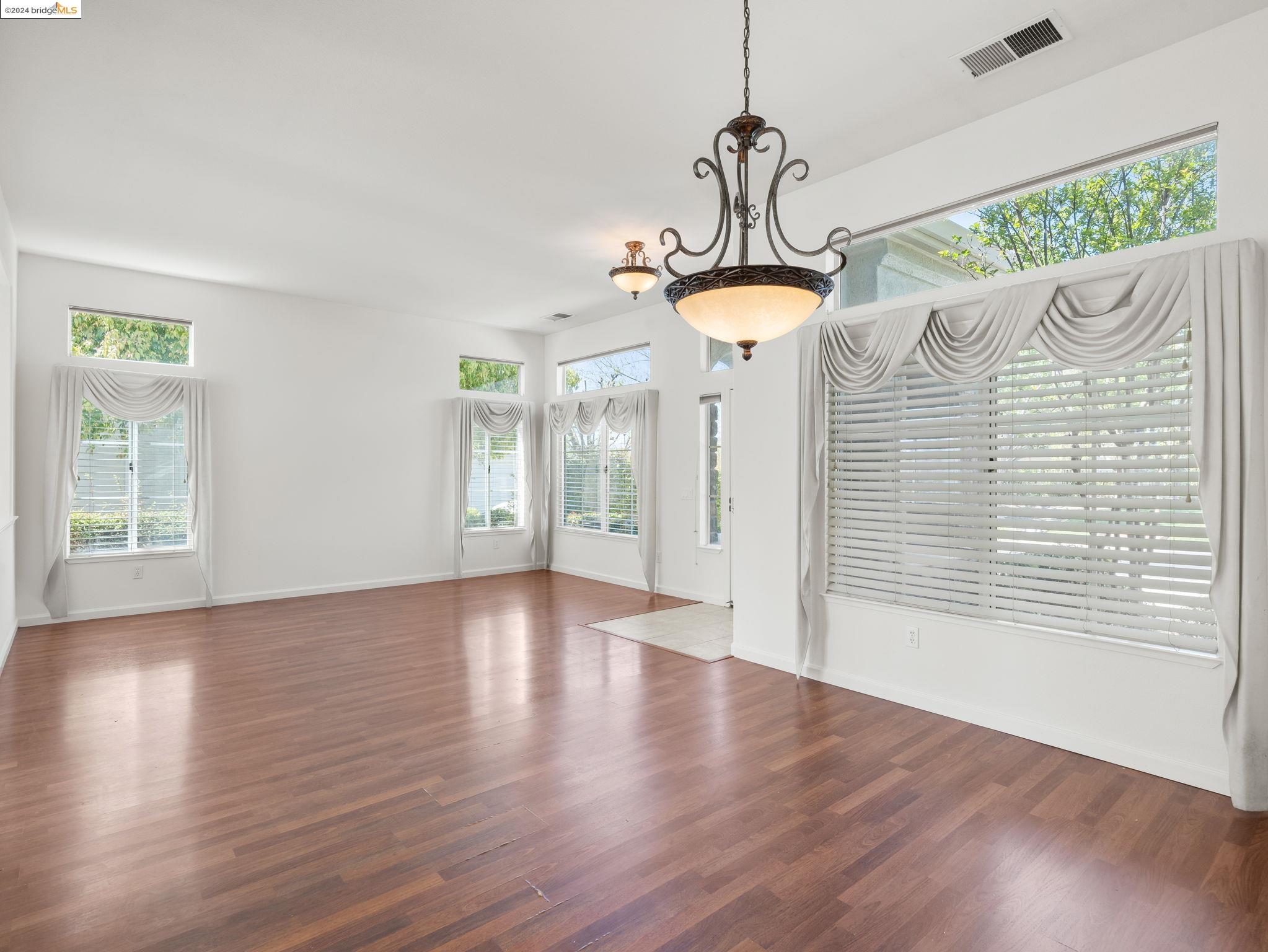 Detail Gallery Image 6 of 36 For 1953 Crispin Dr, Brentwood,  CA 94513 - 2 Beds | 2 Baths