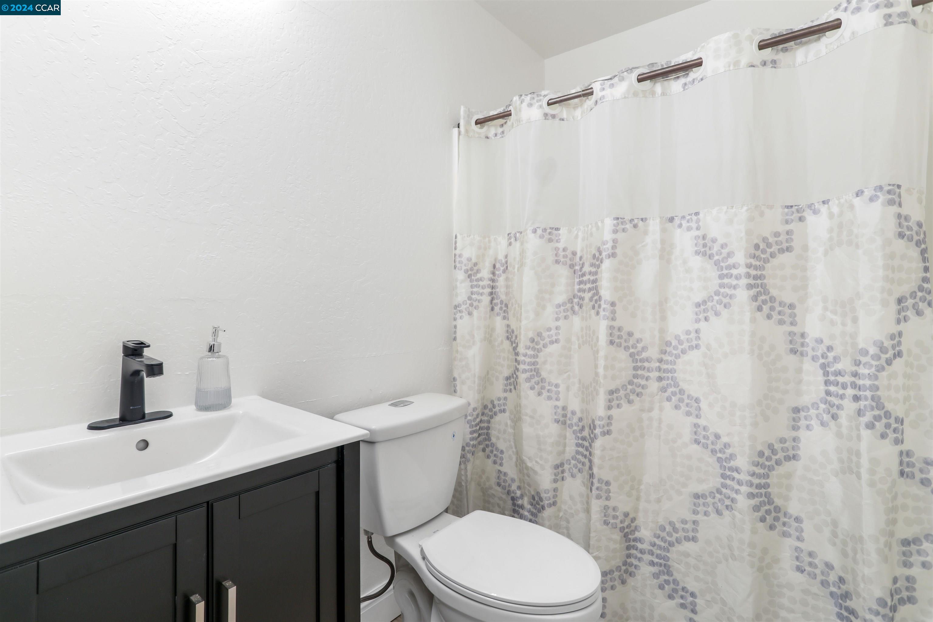Detail Gallery Image 19 of 21 For 416 Camelback Rd, Pleasant Hill,  CA 94523 - 3 Beds | 2/1 Baths