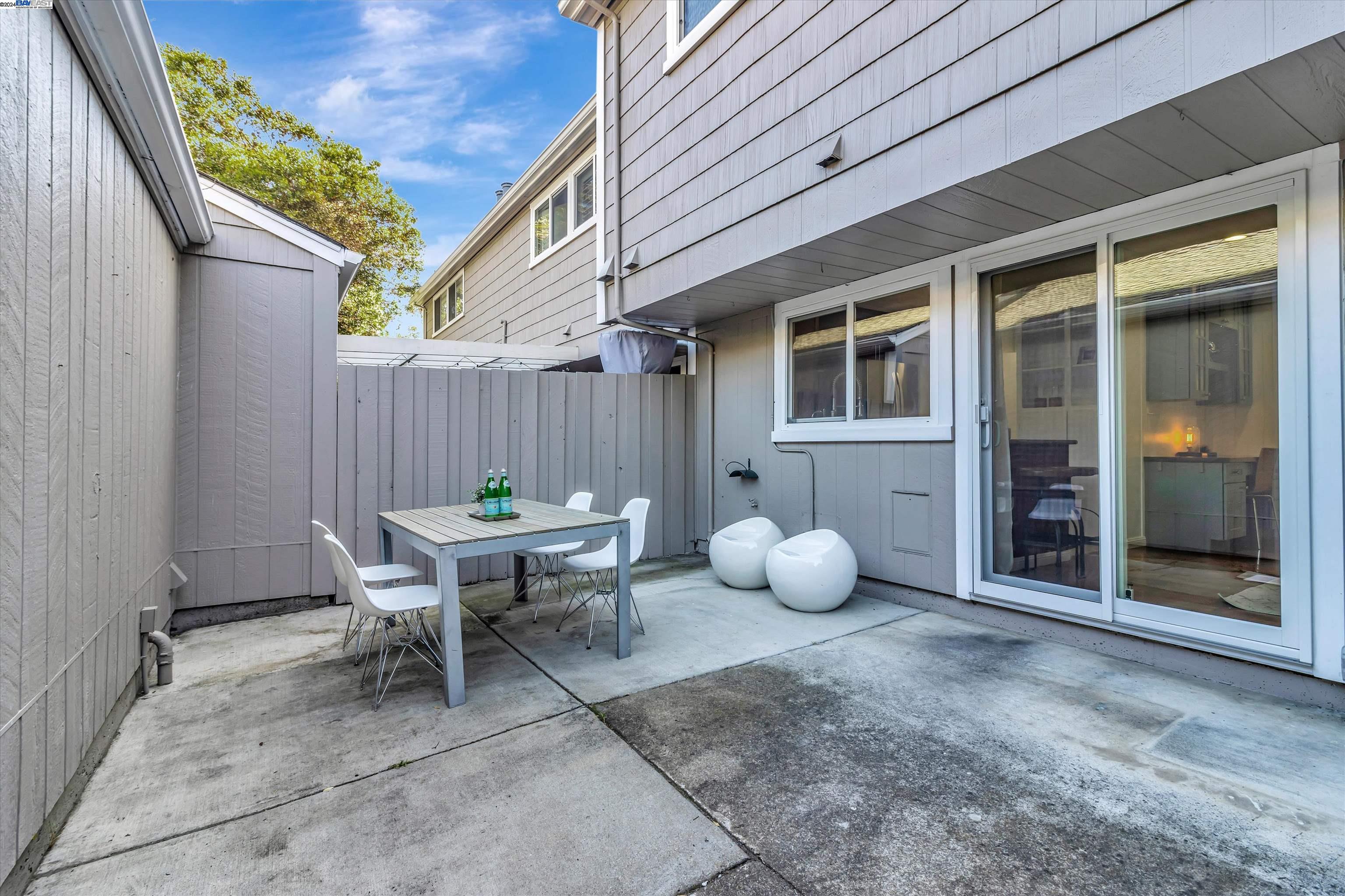 Detail Gallery Image 25 of 47 For 386 Anchor Way, Alameda,  CA 94501 - 3 Beds | 1/1 Baths