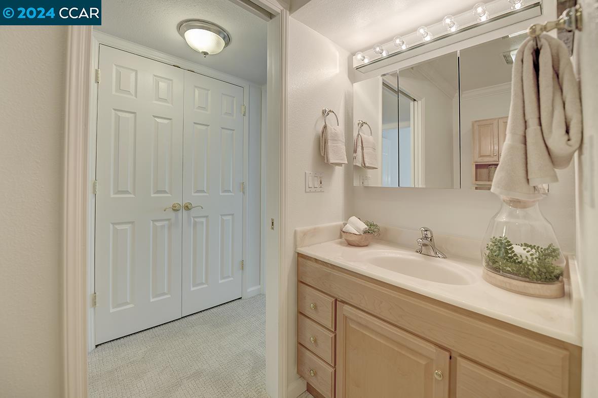 Detail Gallery Image 26 of 56 For 1641 Canyonwood Ct #7,  Walnut Creek,  CA 94595 - 2 Beds | 2 Baths