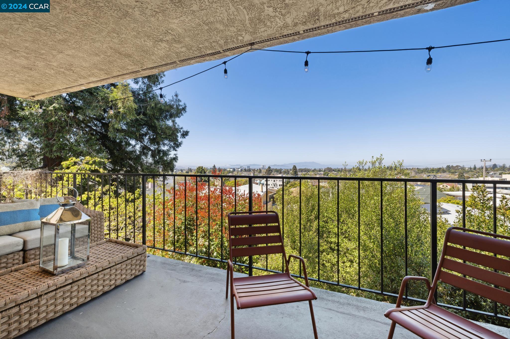 Detail Gallery Image 21 of 24 For 5351 Belgrave Pl 2b,  Oakland,  CA 94618 - 2 Beds | 2 Baths