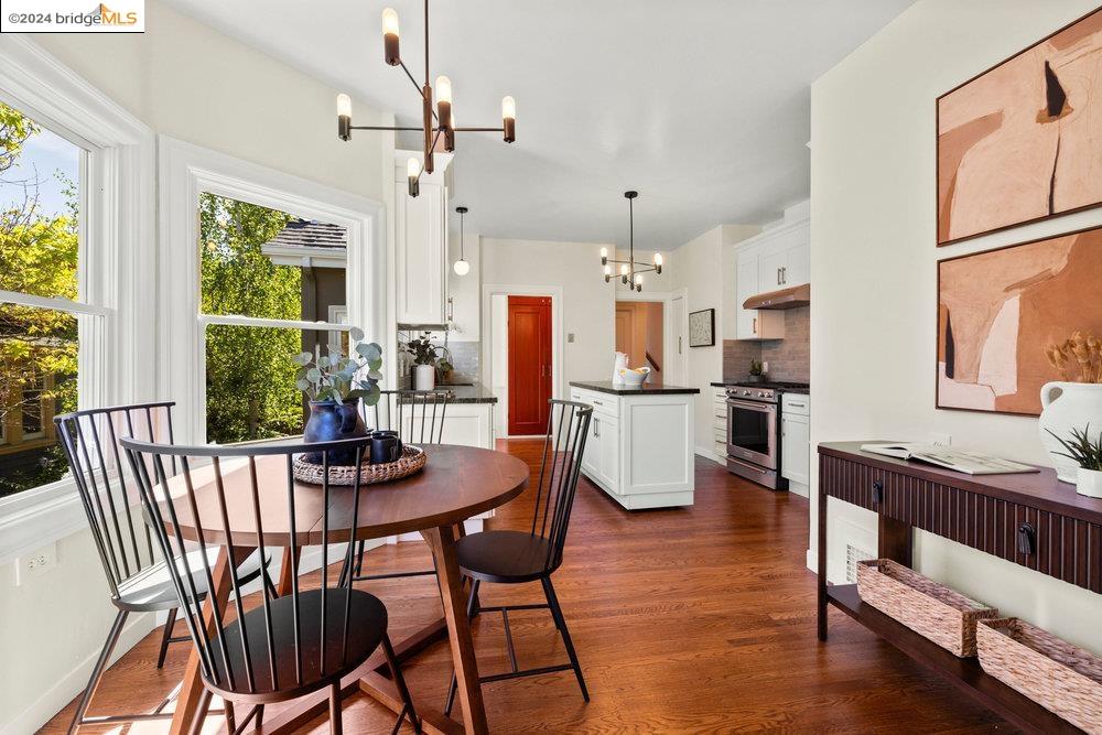 Detail Gallery Image 13 of 45 For 1677 Grand Ave, Piedmont,  CA 94611 - 4 Beds | 2 Baths