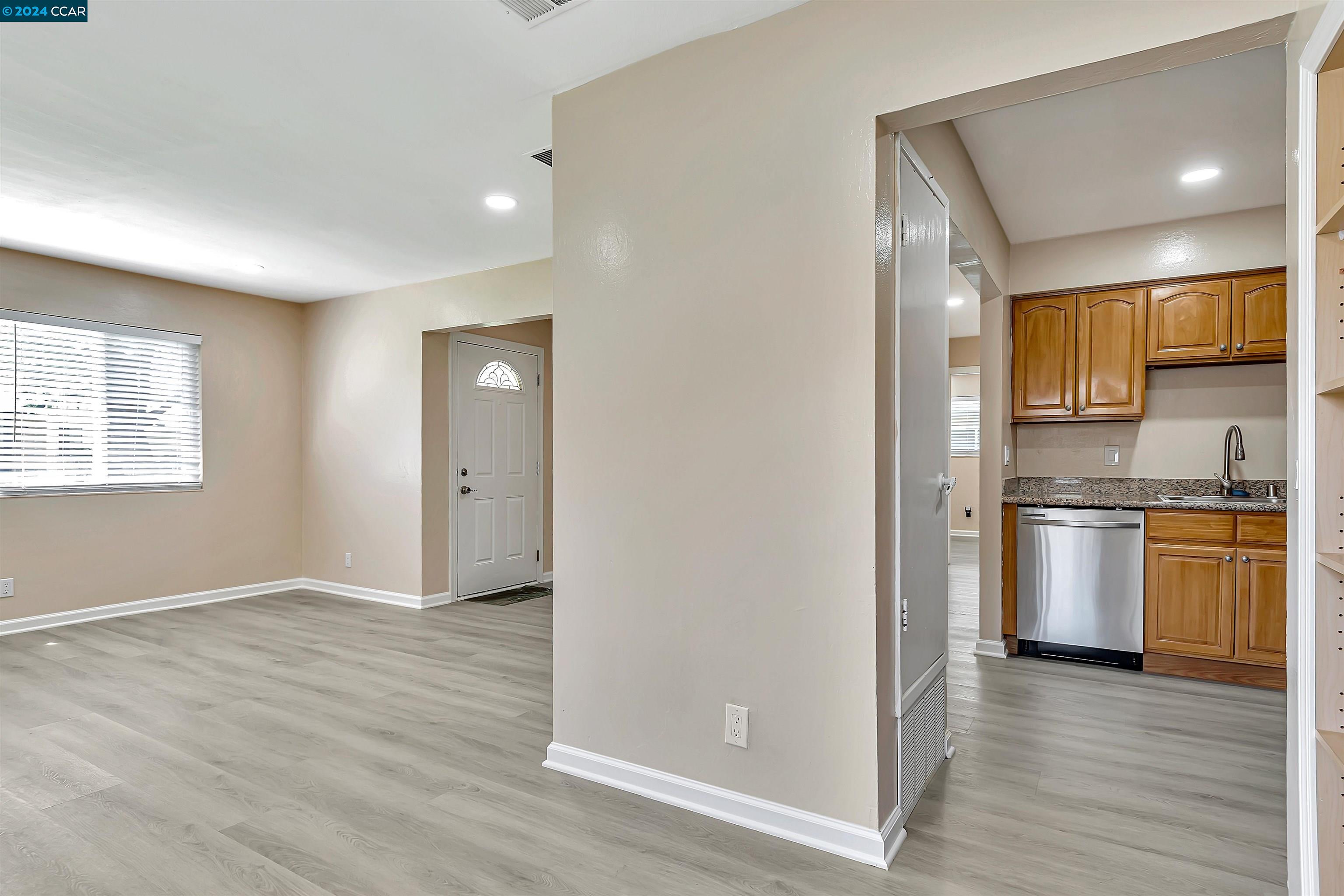 Detail Gallery Image 18 of 41 For 1049 Mohr Ln a,  Concord,  CA 94518 - 2 Beds | 1 Baths