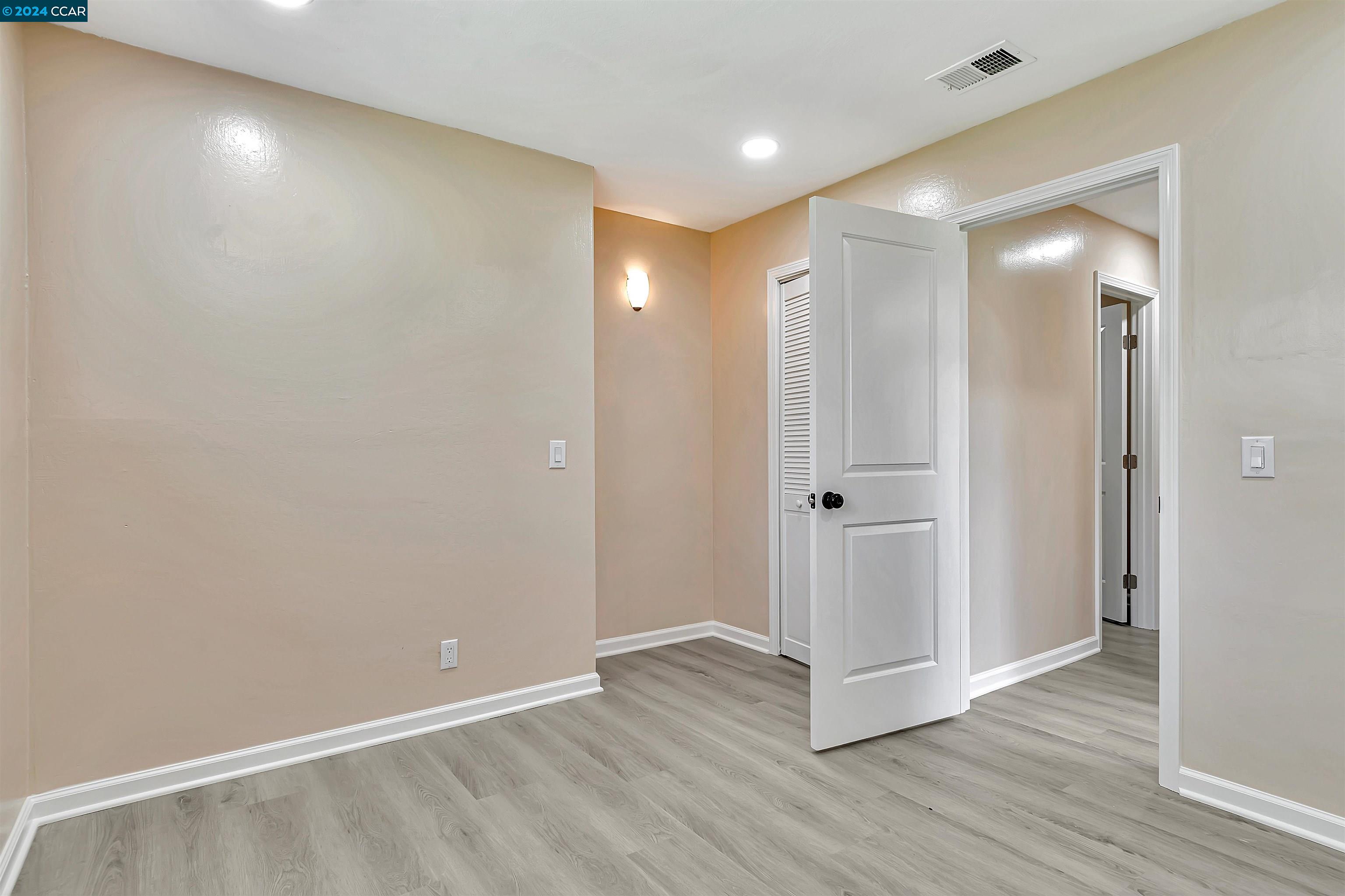 Detail Gallery Image 24 of 41 For 1049 Mohr Ln a,  Concord,  CA 94518 - 2 Beds | 1 Baths