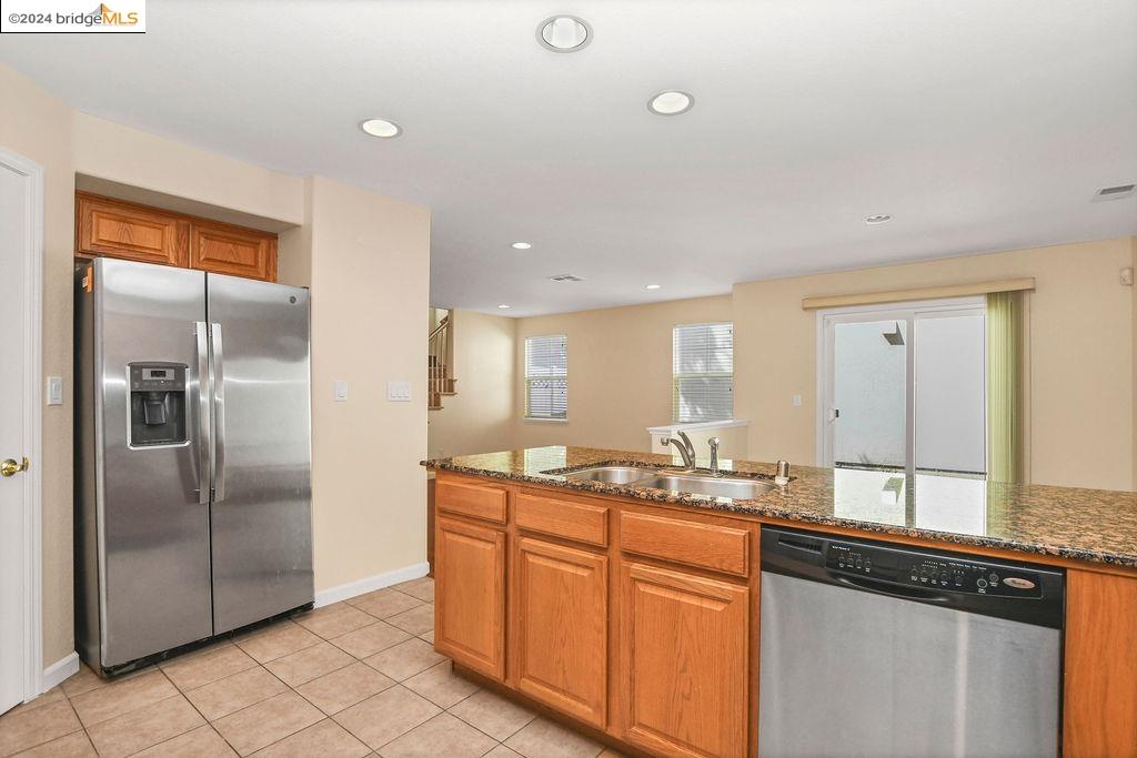 Detail Gallery Image 18 of 39 For 16 Willet Court, Pittsburg,  CA 94565-7535 - 3 Beds | 2/1 Baths