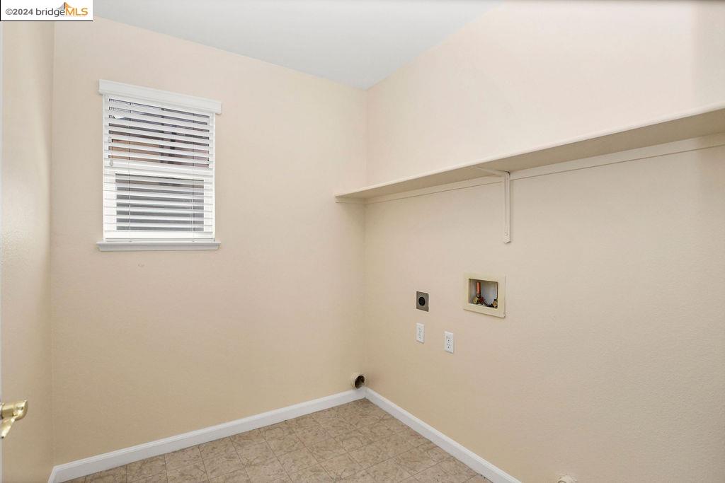 Detail Gallery Image 28 of 39 For 16 Willet Court, Pittsburg,  CA 94565-7535 - 3 Beds | 2/1 Baths