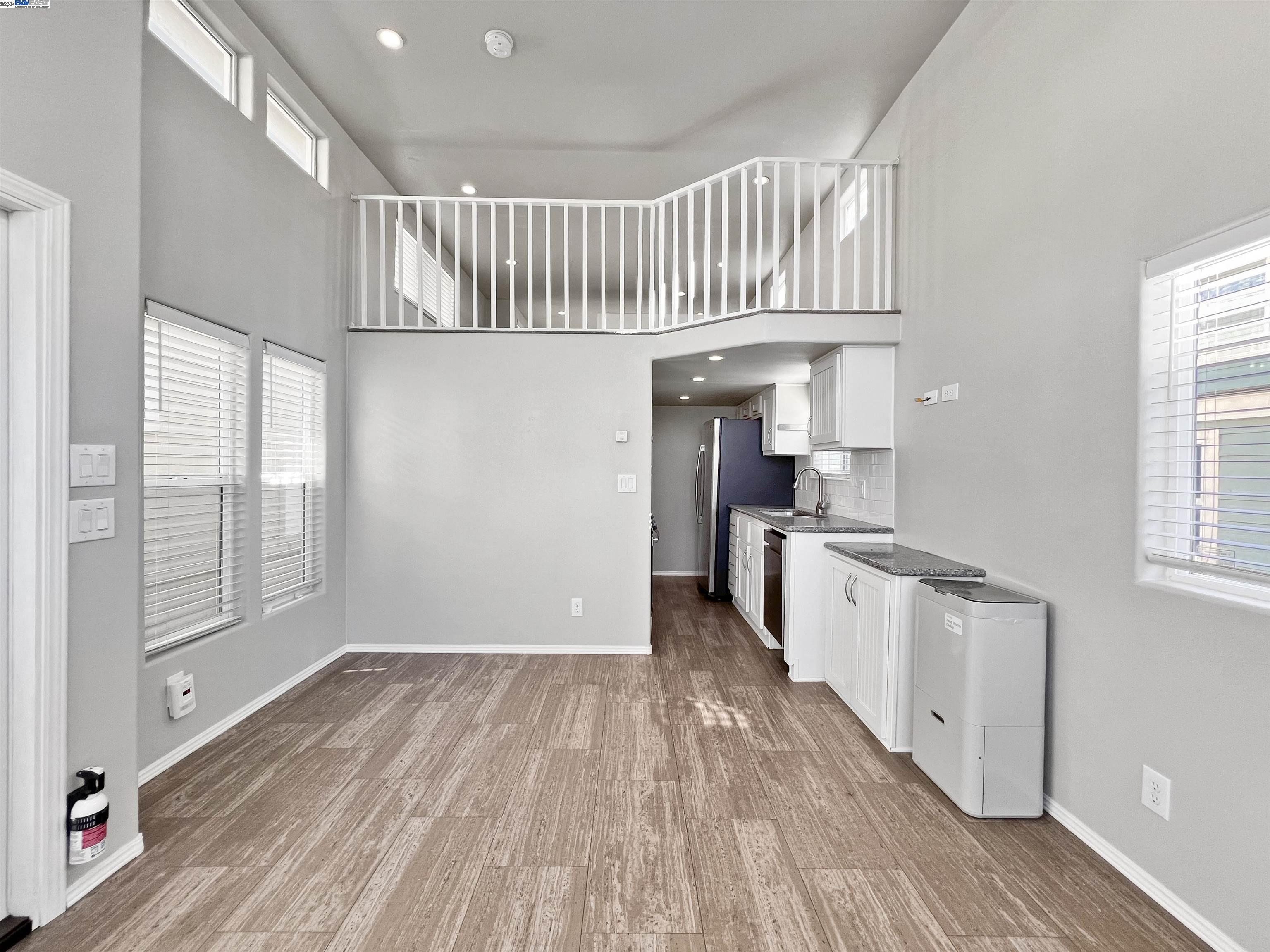 Detail Gallery Image 4 of 30 For 1468 Grand Ave #30, San Leandro,  CA 94577 - 1 Beds | 1 Baths