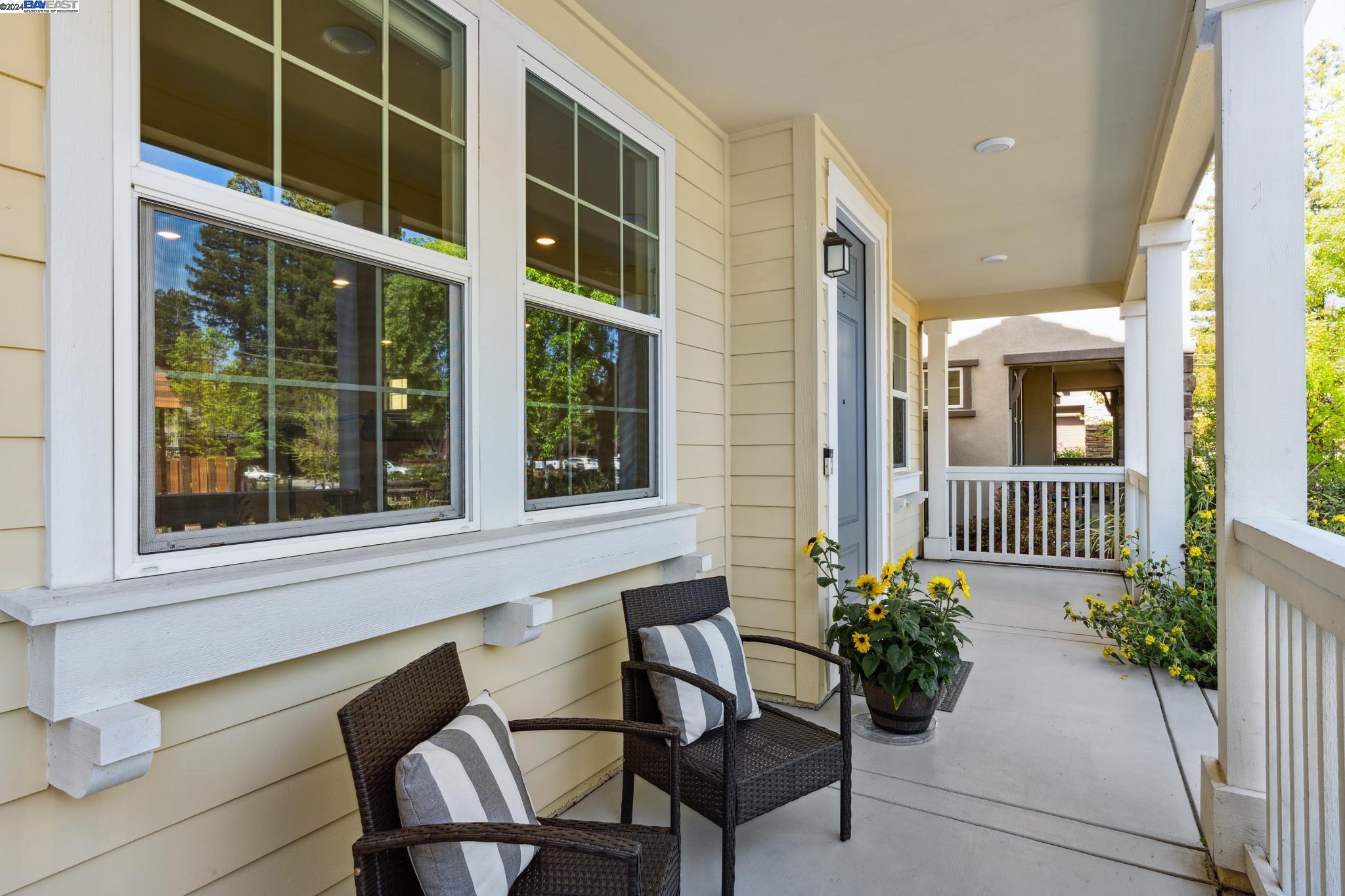 Detail Gallery Image 4 of 60 For 305 Chives Way, Walnut Creek,  CA 94595 - 3 Beds | 2/1 Baths