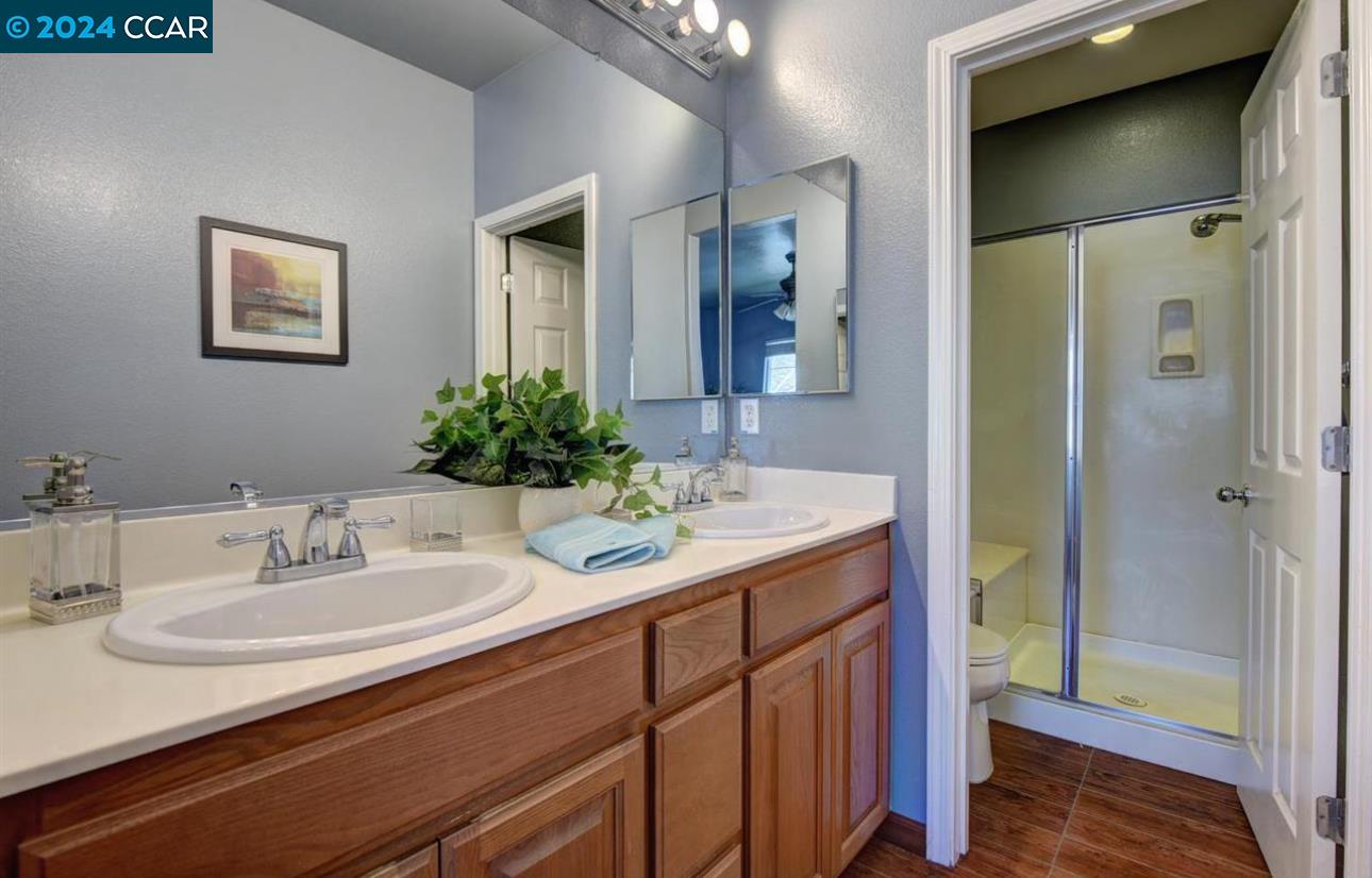 Detail Gallery Image 11 of 13 For 1130 Summer Ln, Richmond,  CA 94806 - 3 Beds | 2/1 Baths