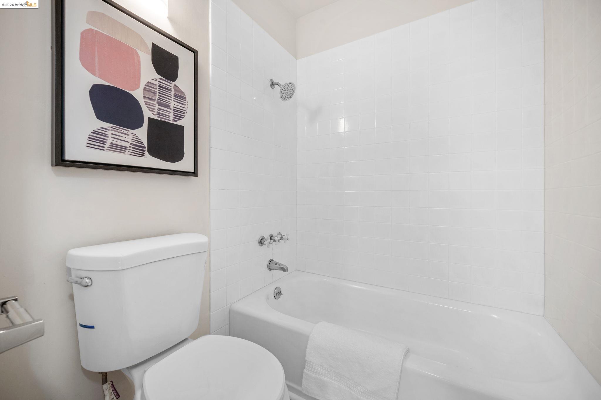 Detail Gallery Image 21 of 37 For 3751 Harrison St #102,  Oakland,  CA 94611 - 1 Beds | 1 Baths