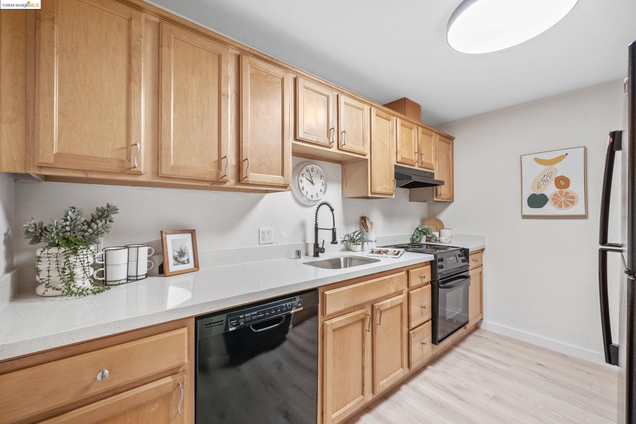 Detail Gallery Image 6 of 37 For 3751 Harrison St #102,  Oakland,  CA 94611 - 1 Beds | 1 Baths