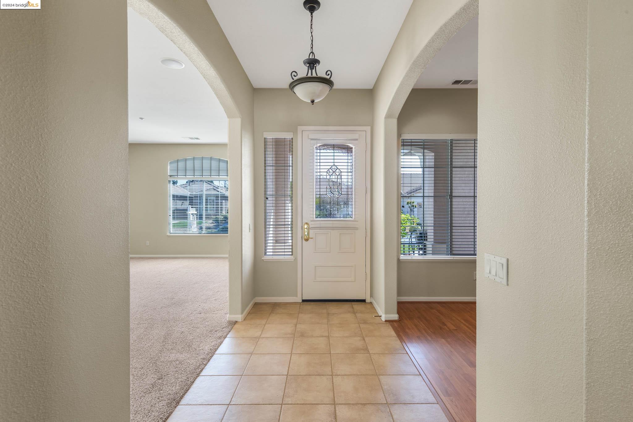 Detail Gallery Image 3 of 22 For 725 Stewart Way, Brentwood,  CA 94513 - 2 Beds | 2/1 Baths