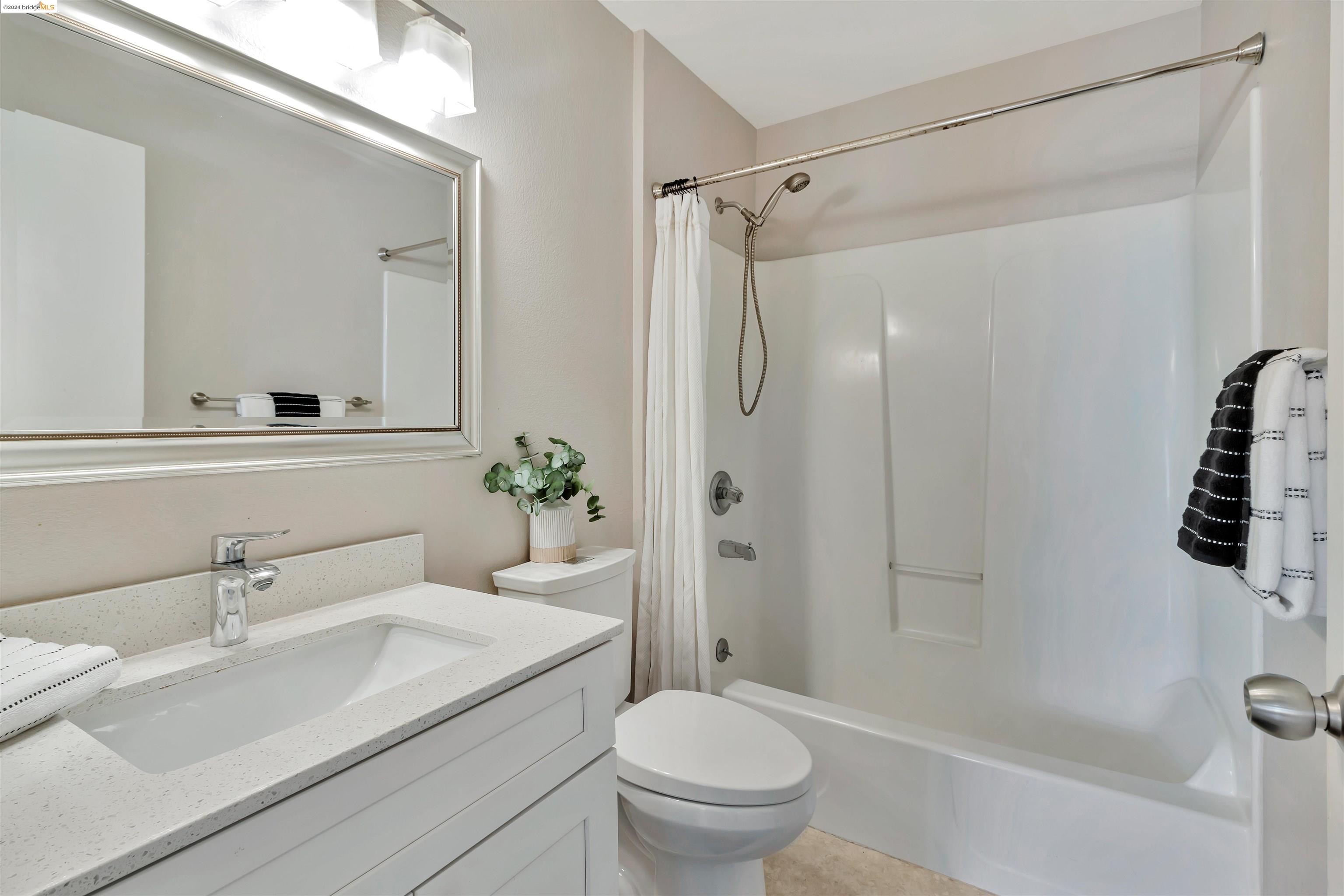 Detail Gallery Image 13 of 34 For 2901 Macarthur Blvd #304,  Oakland,  CA 94602 - 2 Beds | 1 Baths