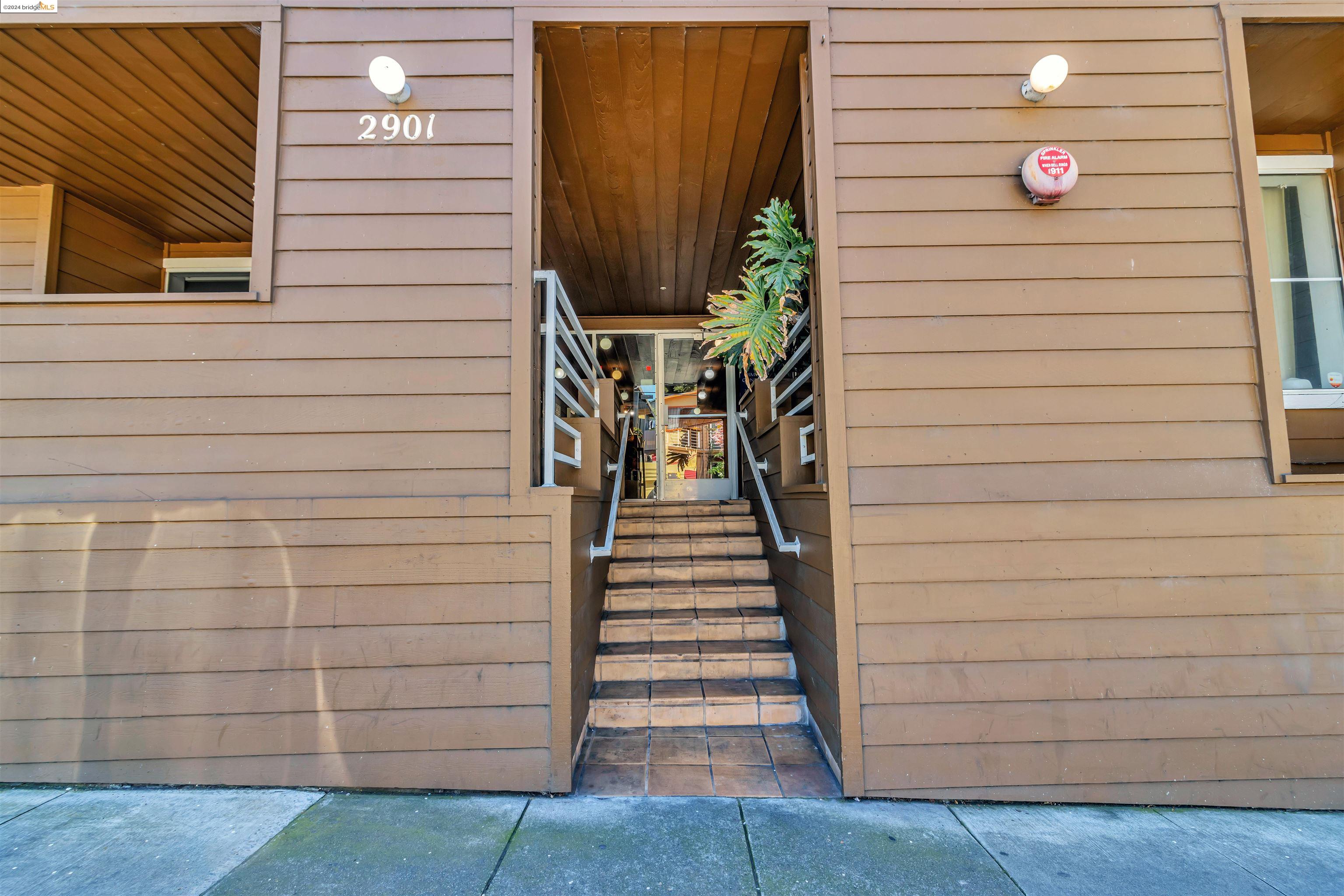 Detail Gallery Image 27 of 34 For 2901 Macarthur Blvd #304,  Oakland,  CA 94602 - 2 Beds | 1 Baths