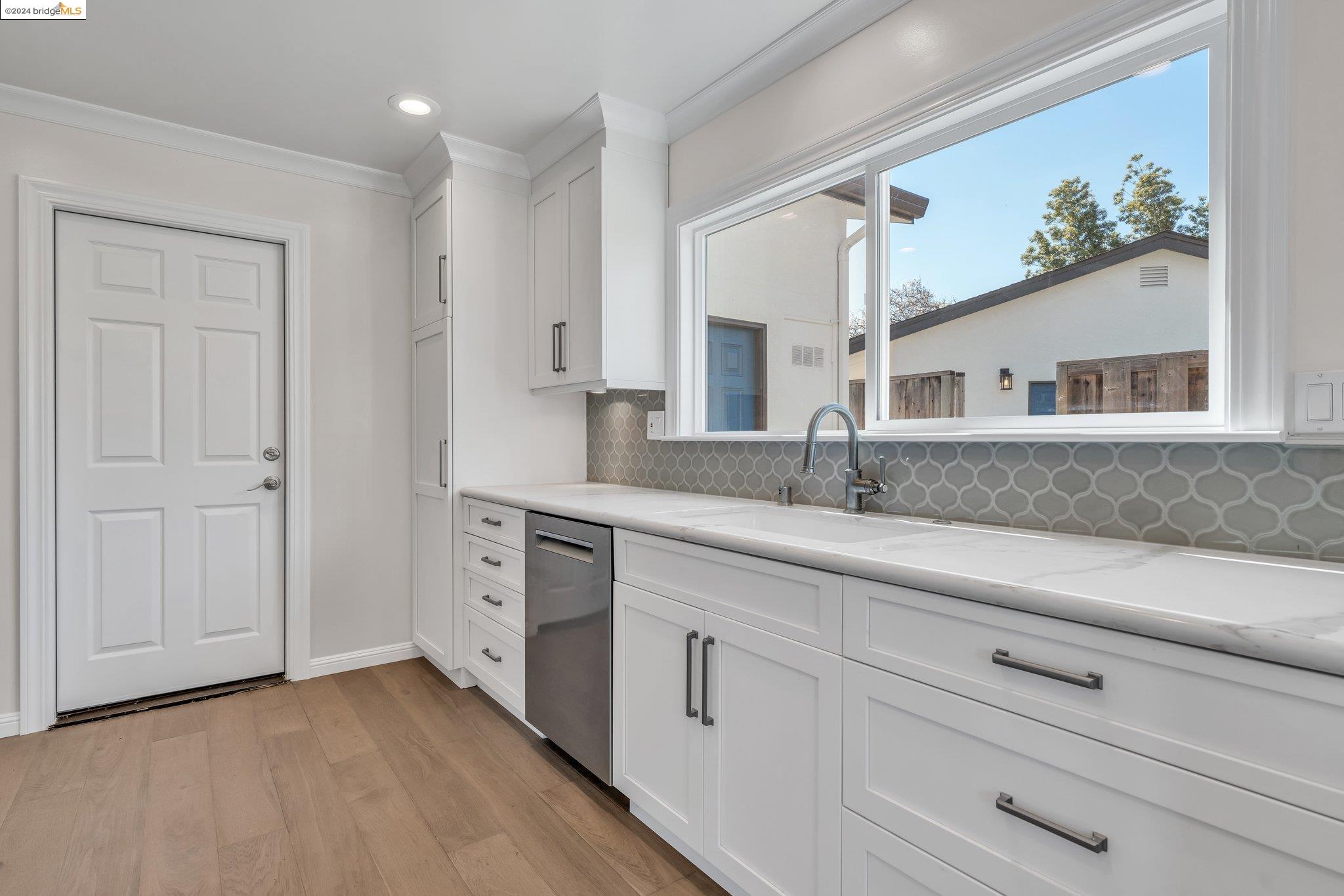 Detail Gallery Image 4 of 23 For 35922 Spruce St, Newark,  CA 94560 - 3 Beds | 2 Baths