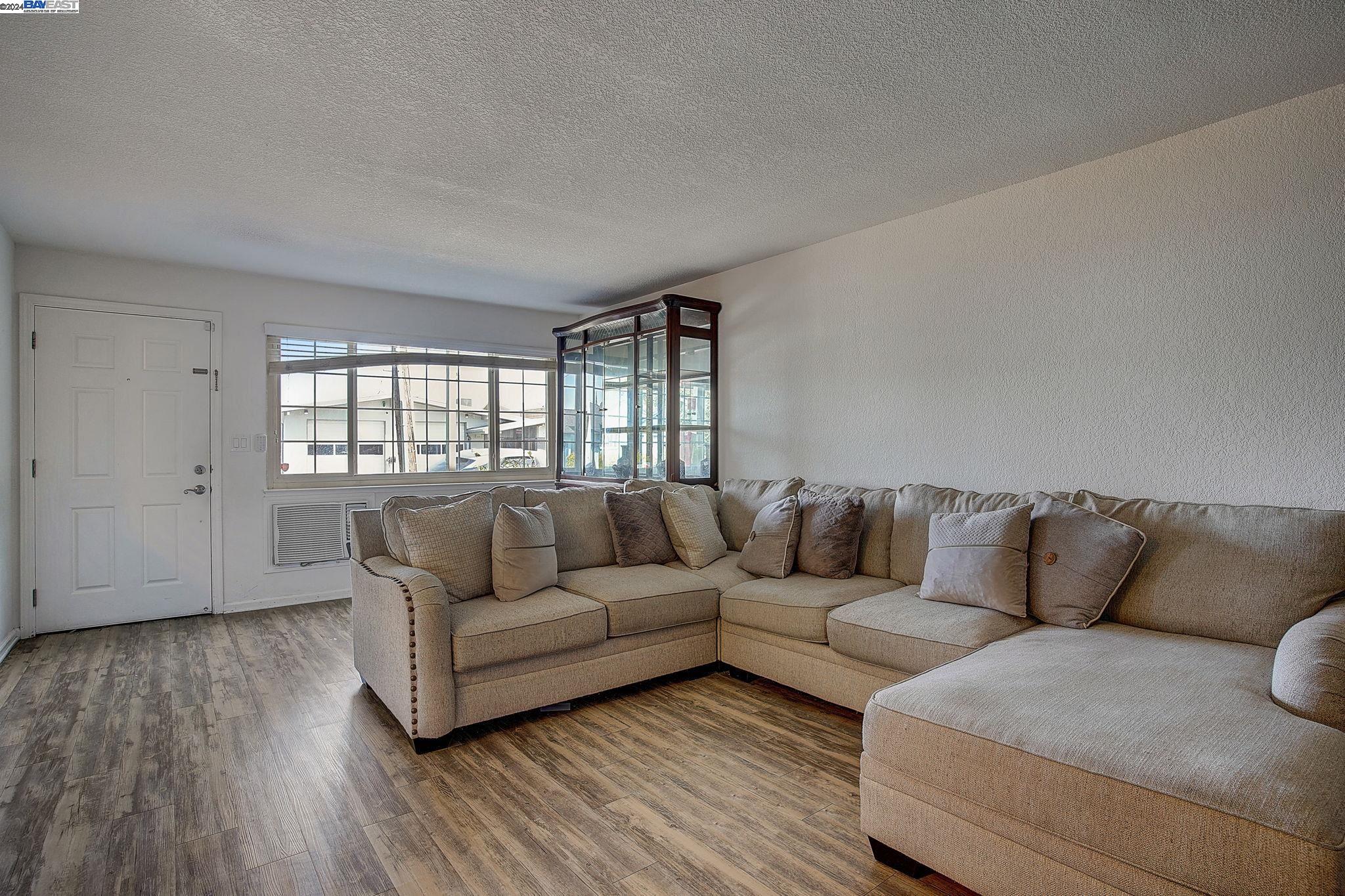 Detail Gallery Image 9 of 24 For 650 Fargo Ave #3,  San Leandro,  CA 94579 - 3 Beds | 2/1 Baths