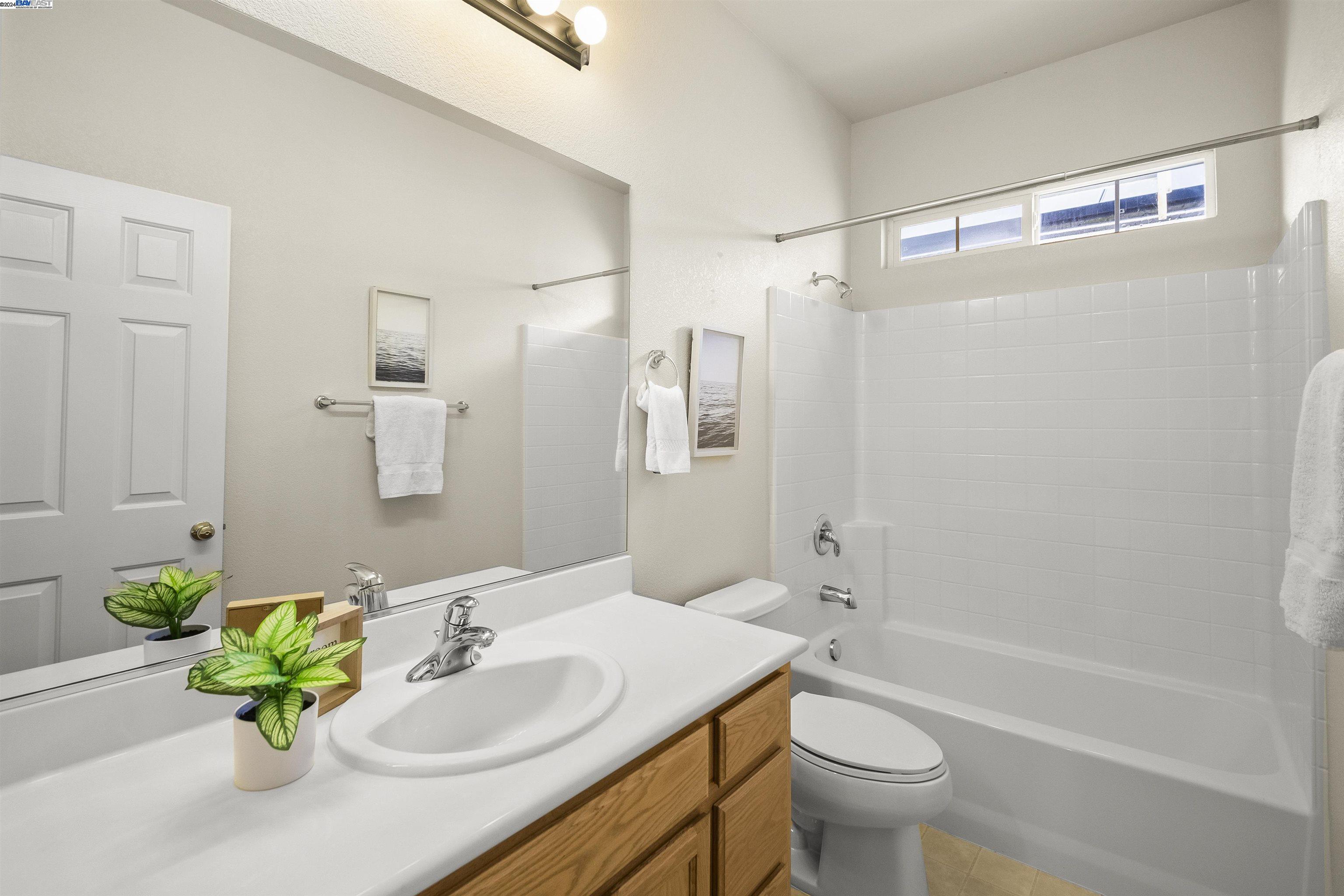 Detail Gallery Image 22 of 25 For 1912 Birchwood Cmn, Livermore,  CA 94550 - 3 Beds | 2/1 Baths