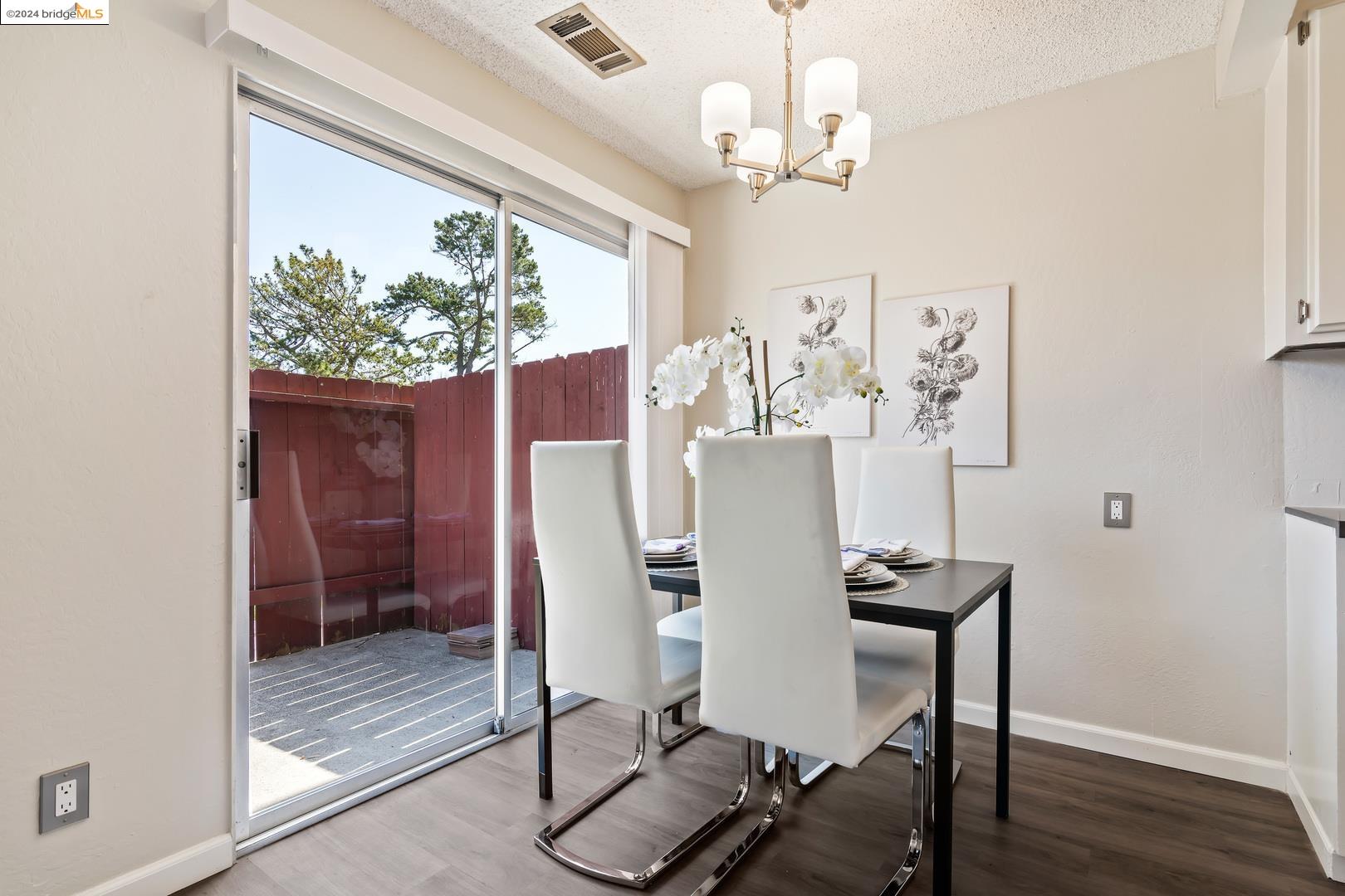 Detail Gallery Image 5 of 24 For 425 Baylor Drive #3,  Vallejo,  CA 94589 - 2 Beds | 1/1 Baths