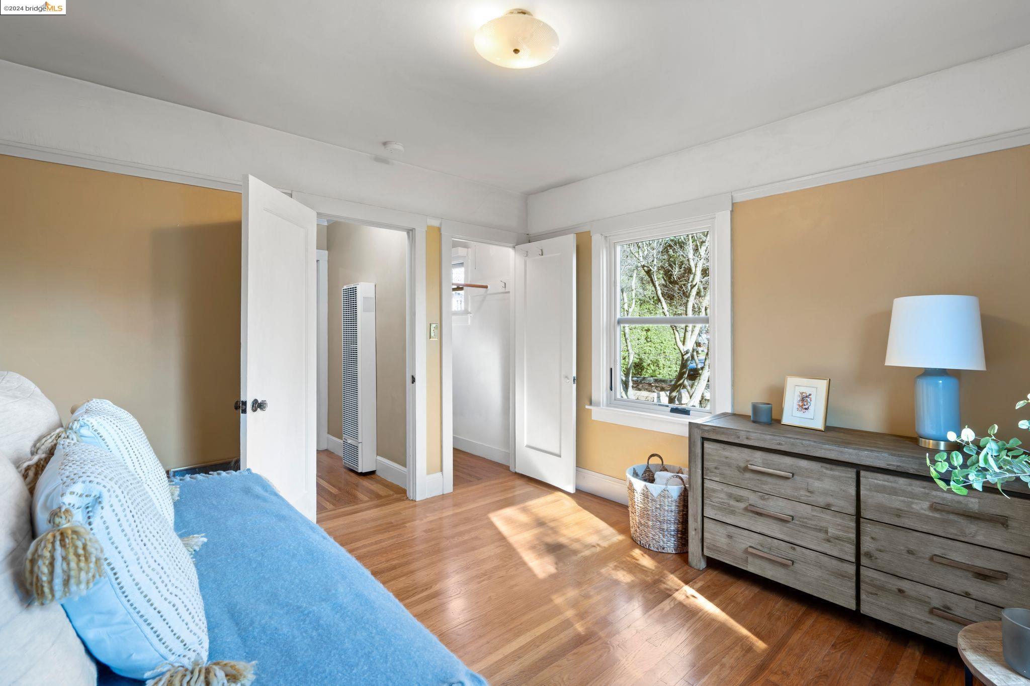 Detail Gallery Image 12 of 25 For 1401 Acton Street, Berkeley,  CA 94702 - 2 Beds | 1 Baths
