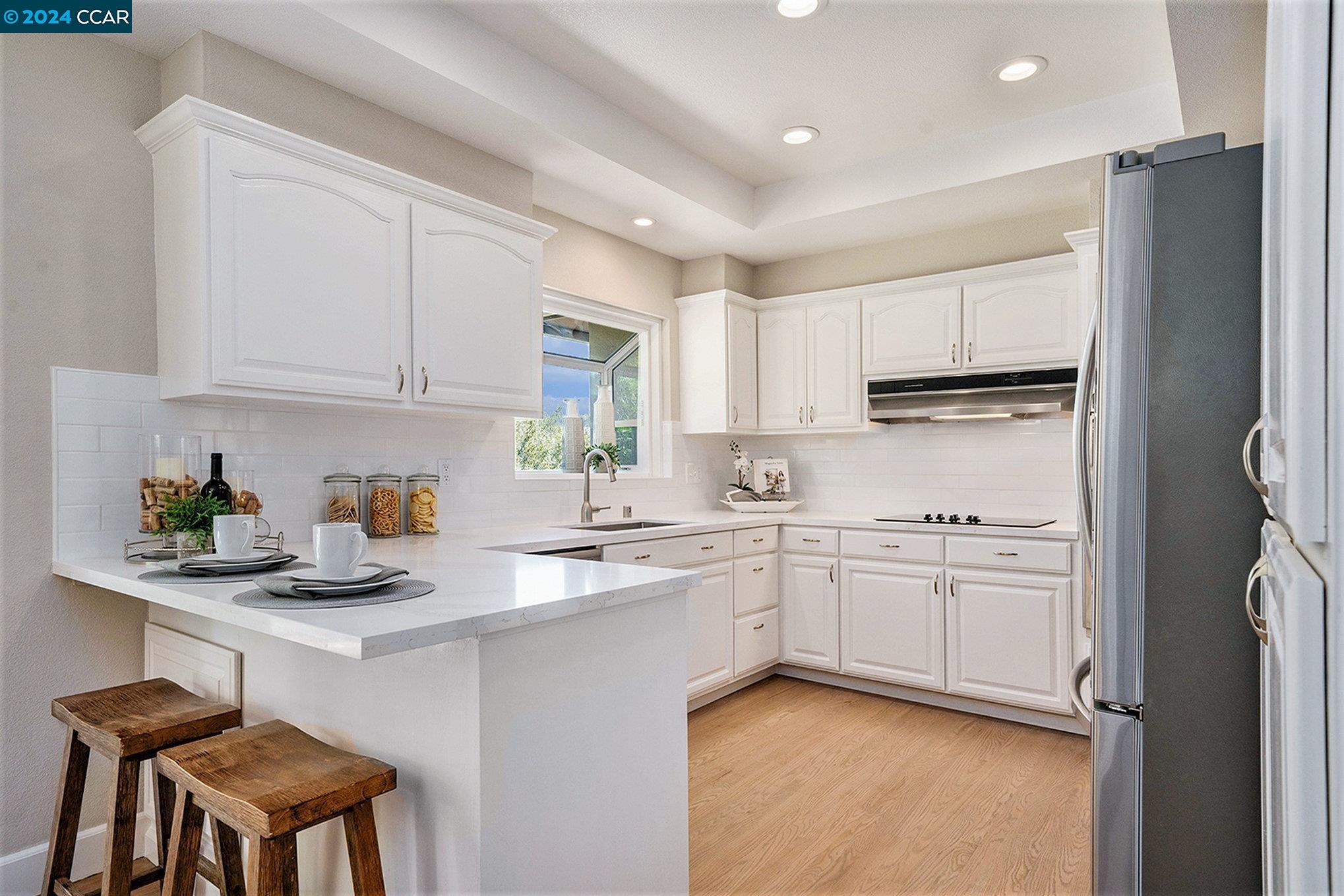 Detail Gallery Image 13 of 48 For 18065 Lamson Rd, Castro Valley,  CA 94546 - 4 Beds | 2/1 Baths