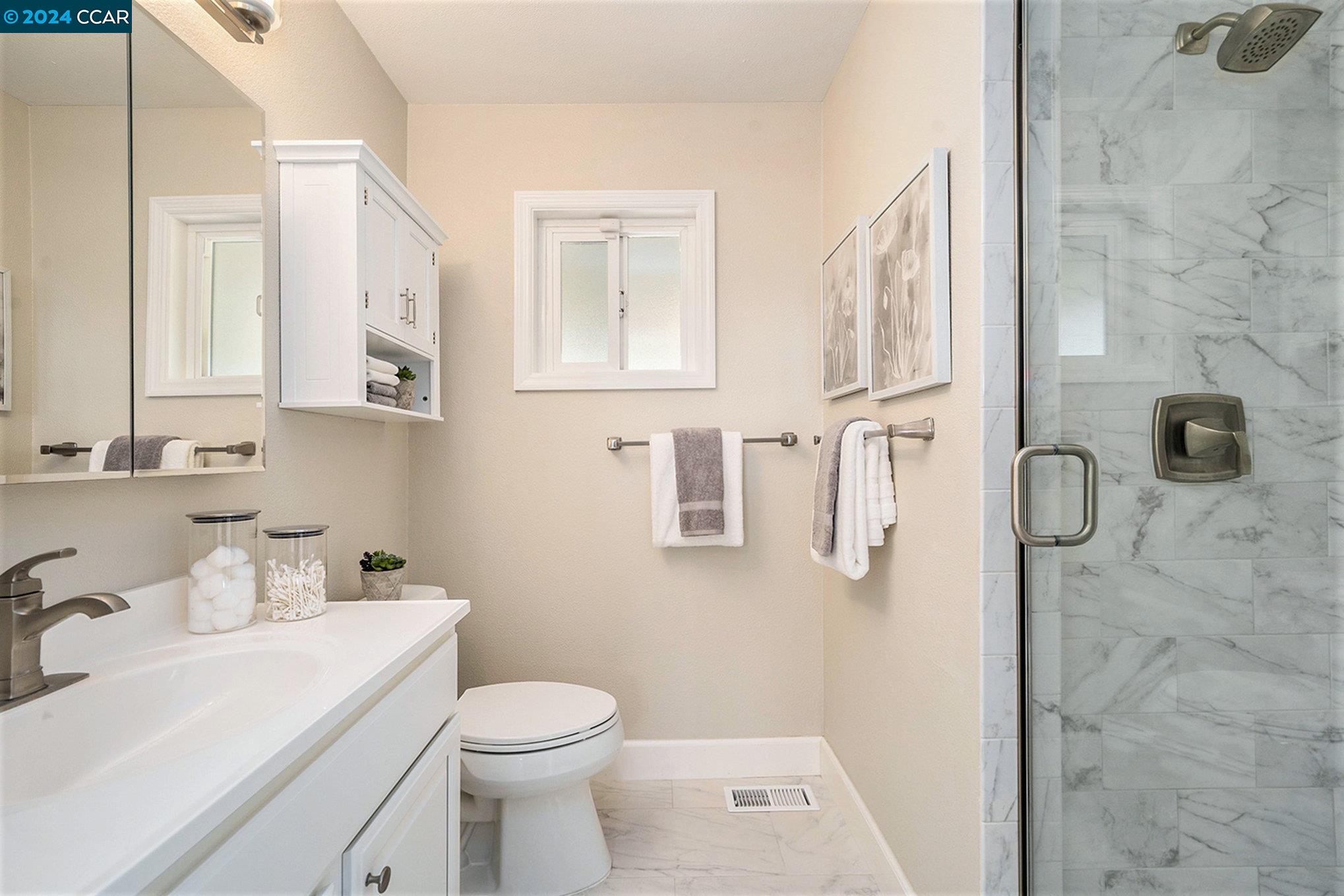 Detail Gallery Image 22 of 48 For 18065 Lamson Rd, Castro Valley,  CA 94546 - 4 Beds | 2/1 Baths